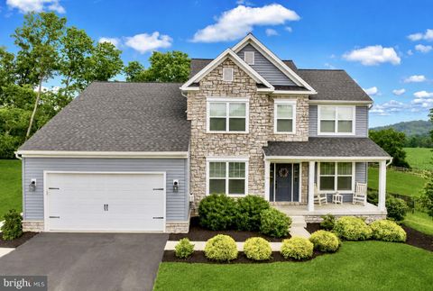 Photo of 331 Chatsworth Court, READING, PA 19608 (MLS # PABK2074772)