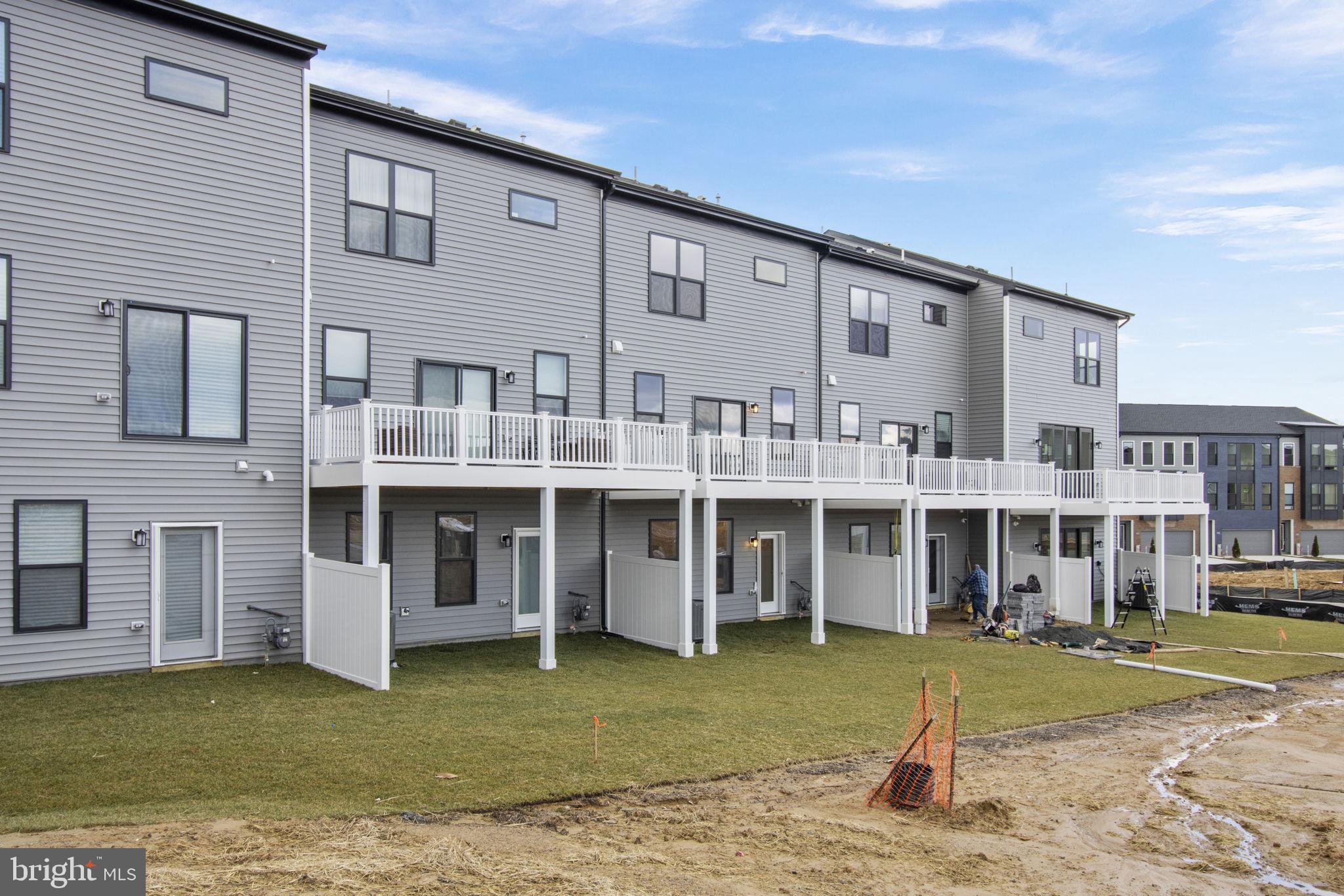 SOUTHLAKE - Residential