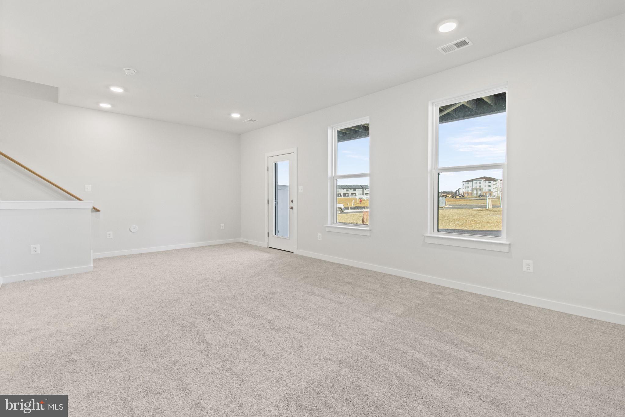 SOUTHLAKE - Residential