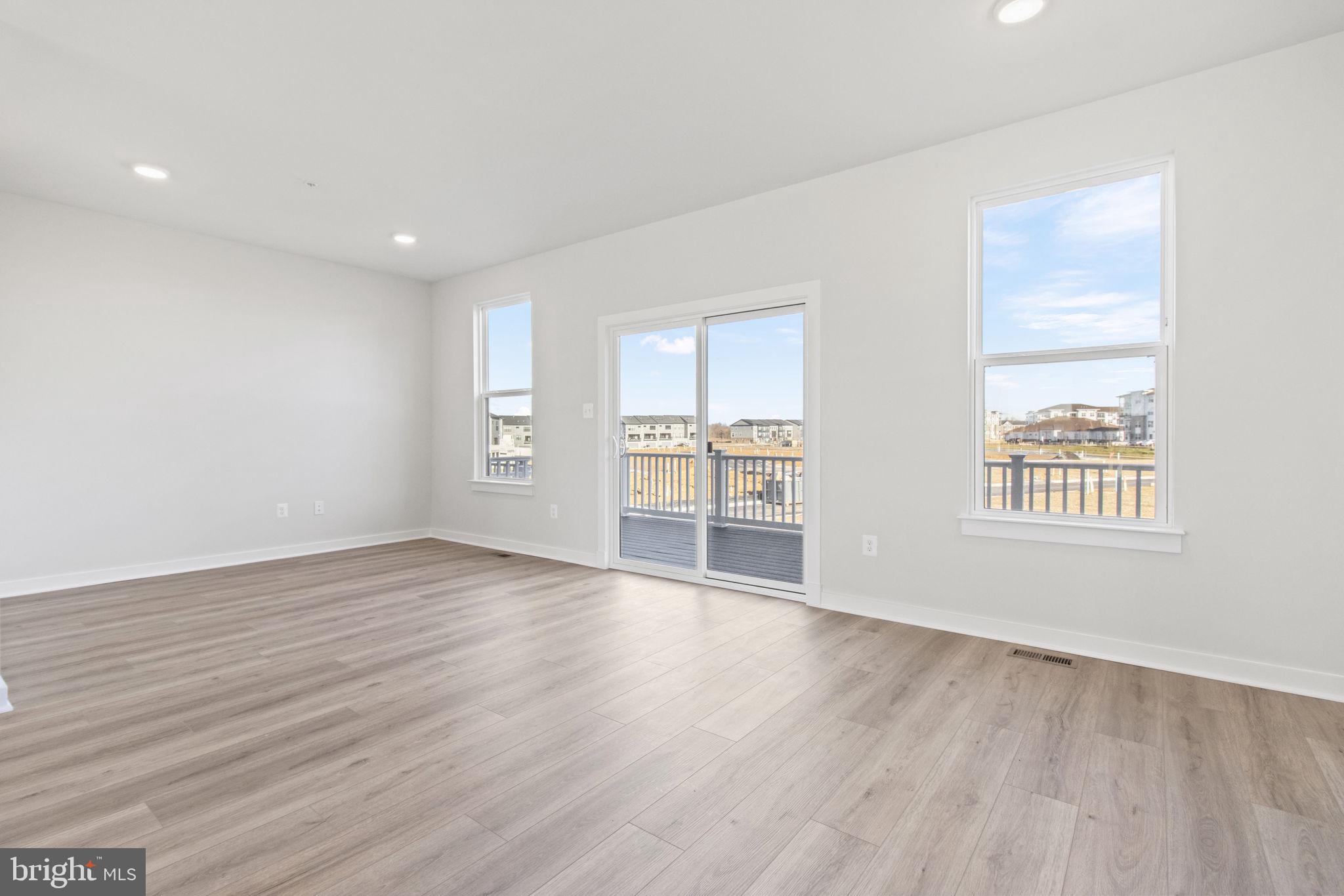 SOUTHLAKE - Residential