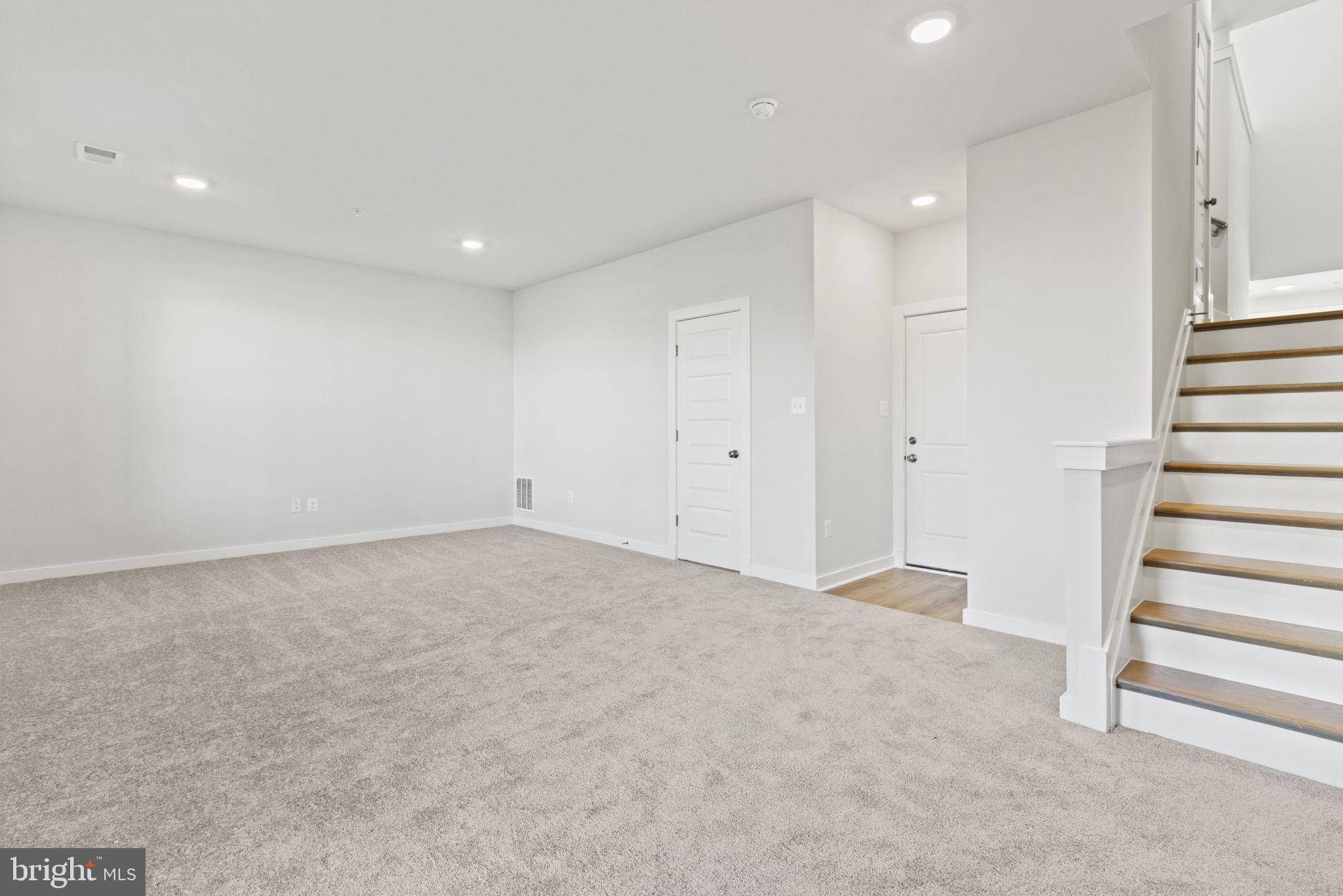 SOUTHLAKE - Residential