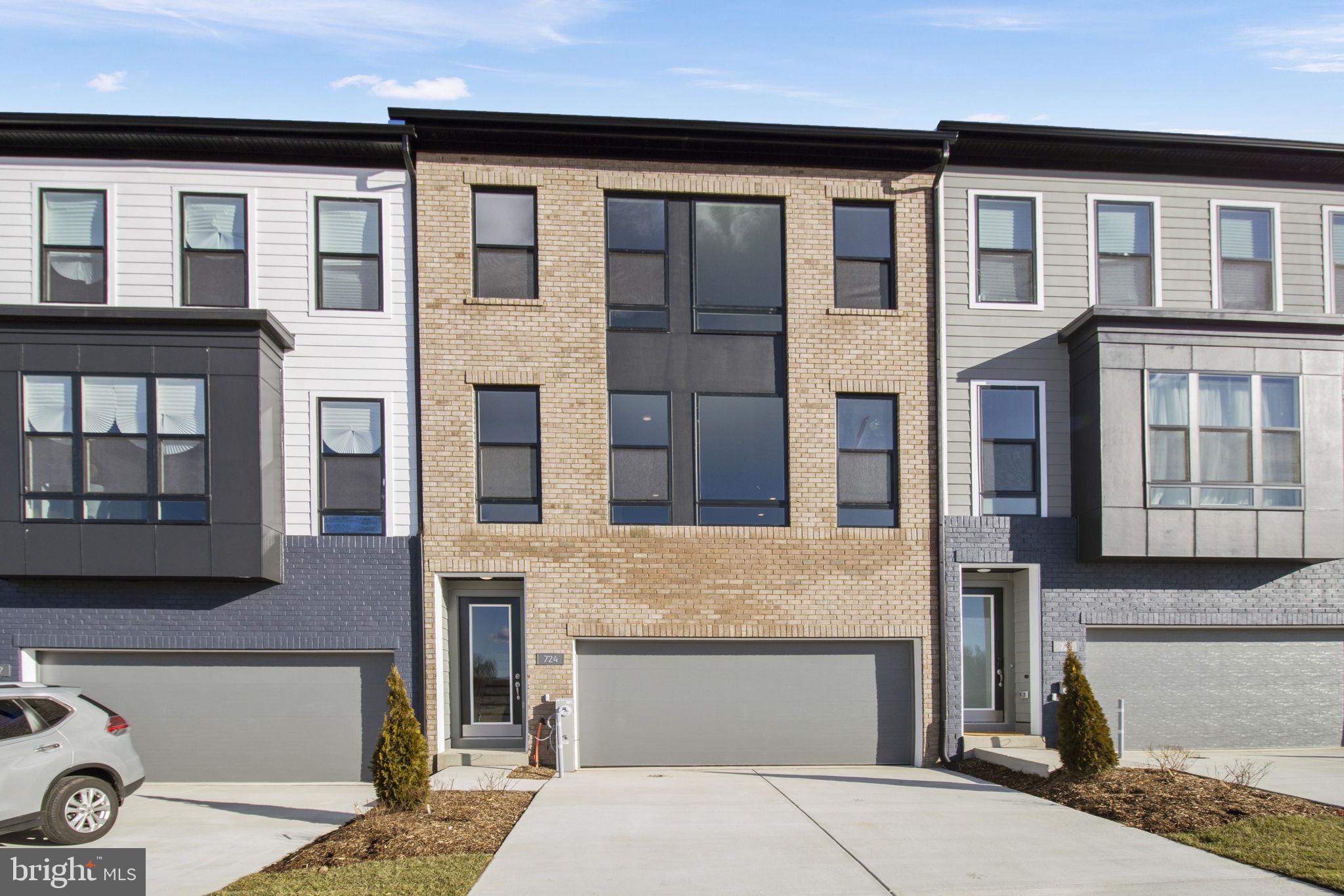 SOUTHLAKE - Residential