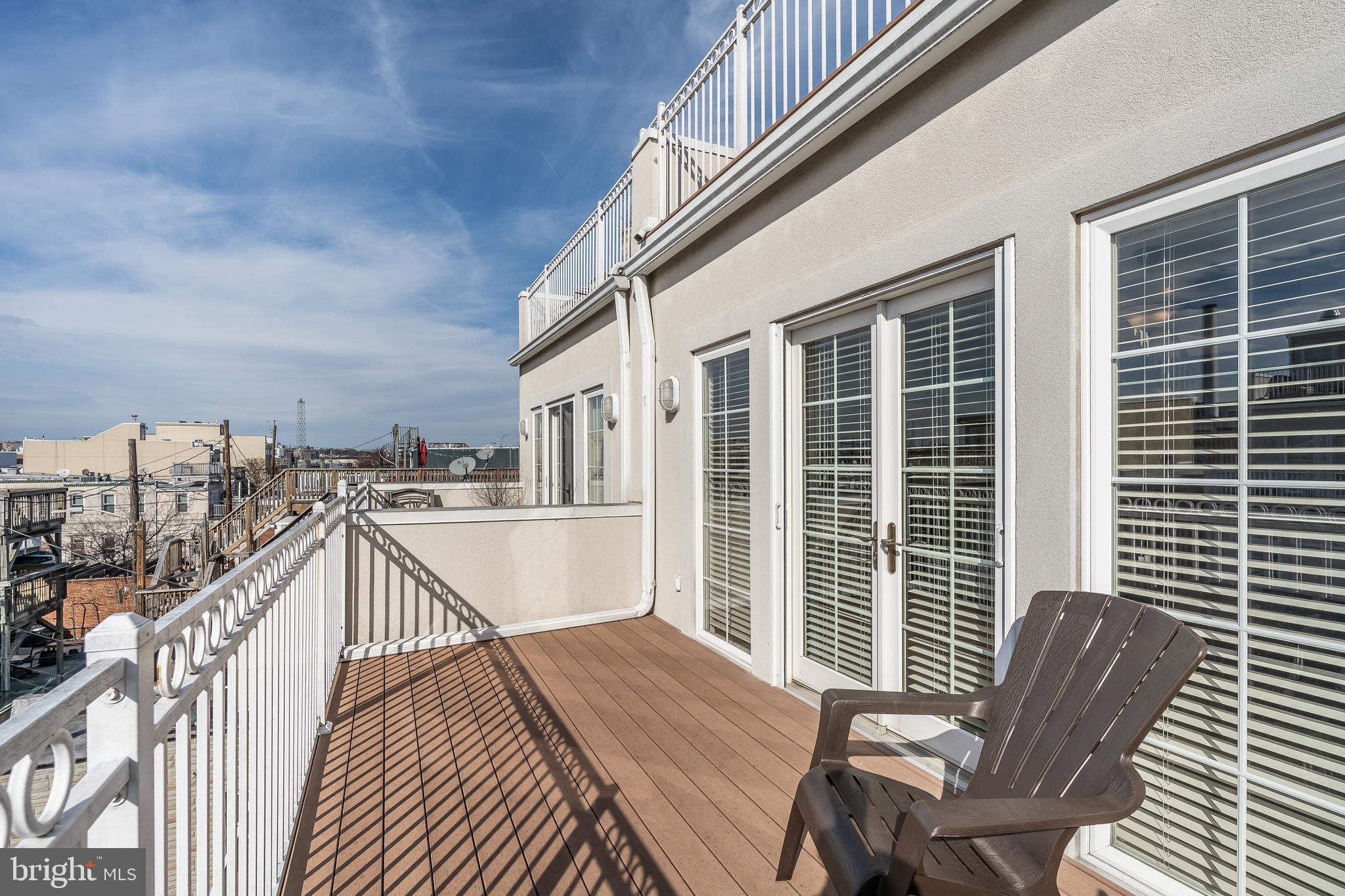 LOCUST POINT - Residential