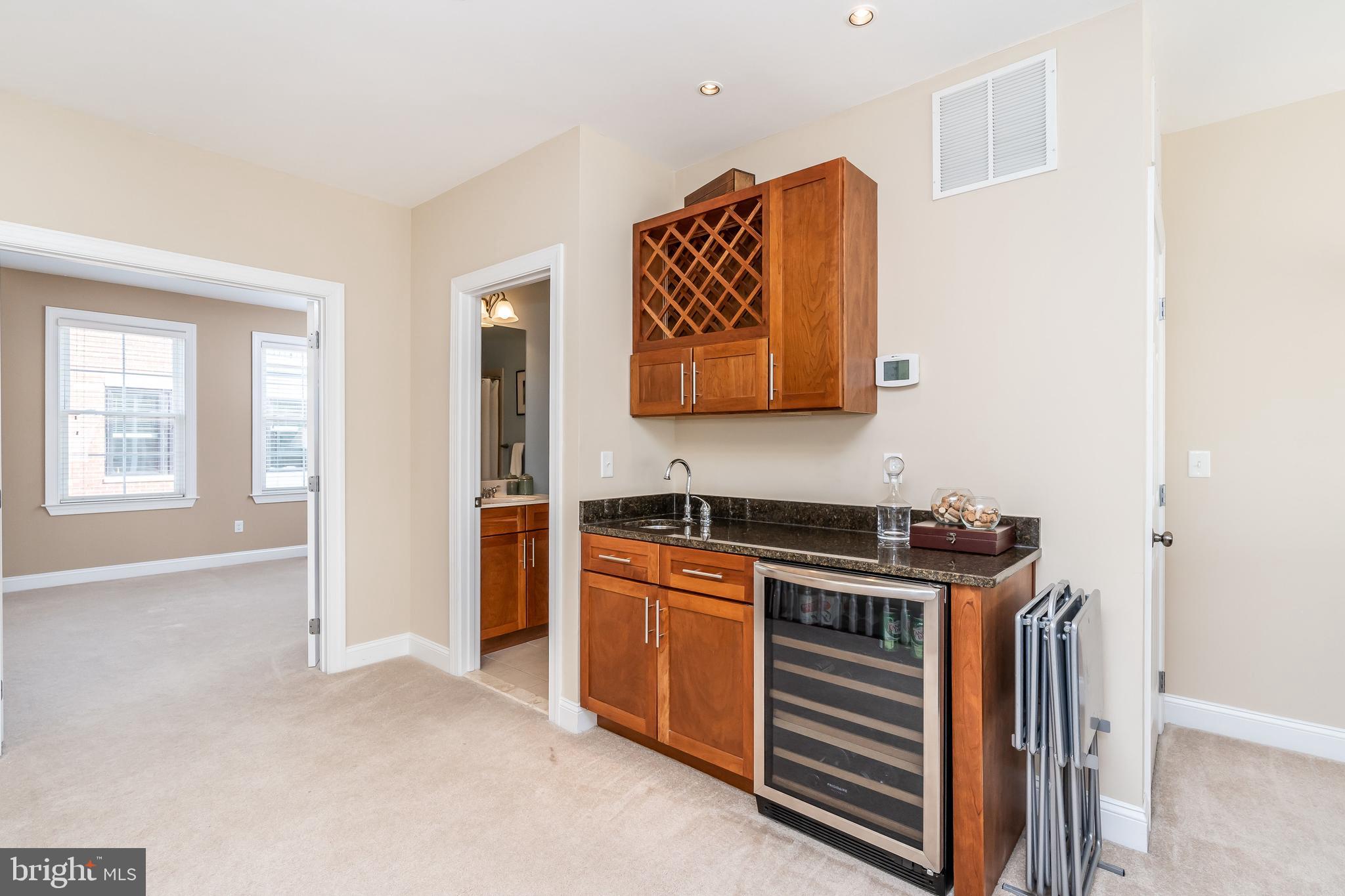 LOCUST POINT - Residential