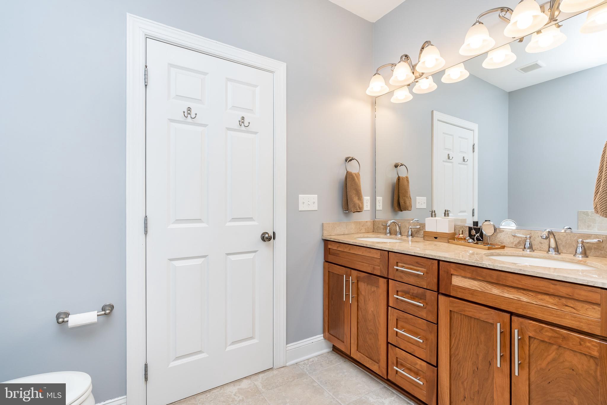 LOCUST POINT - Residential