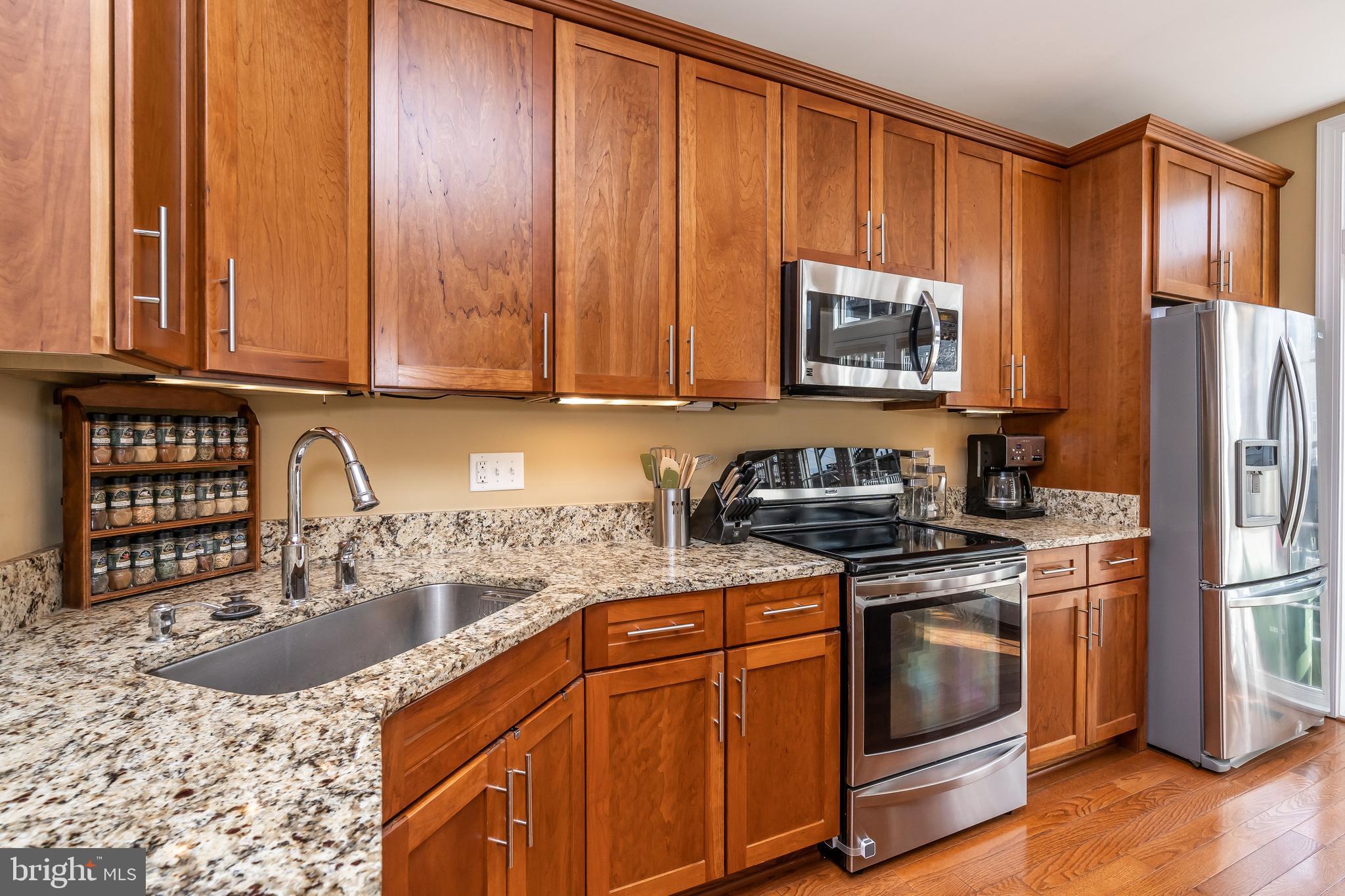 LOCUST POINT - Residential