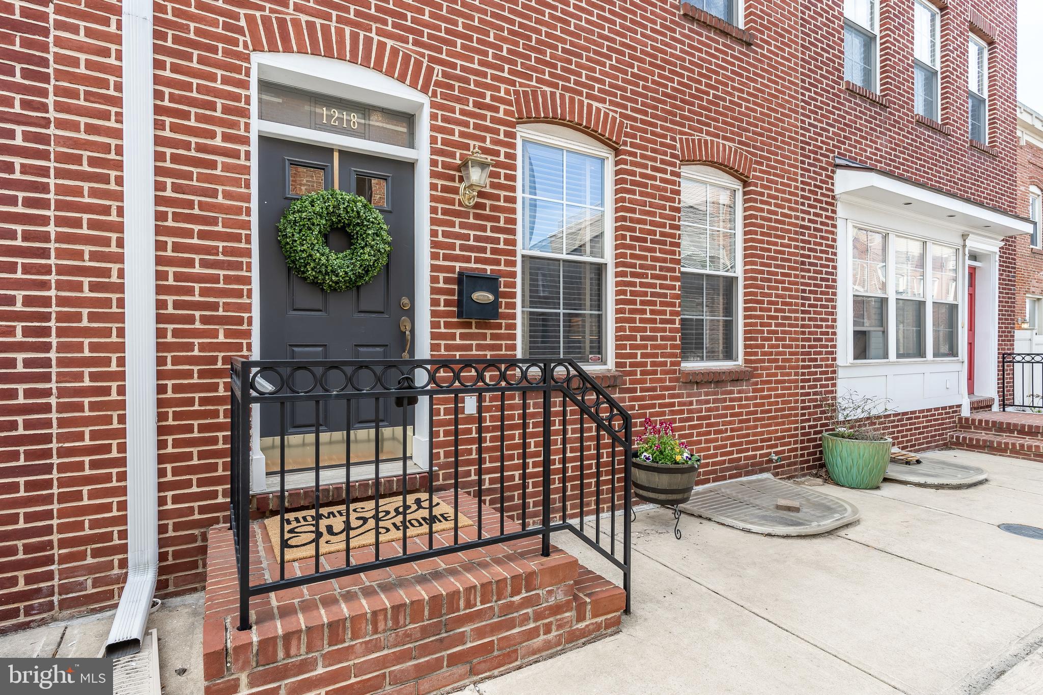 LOCUST POINT - Residential