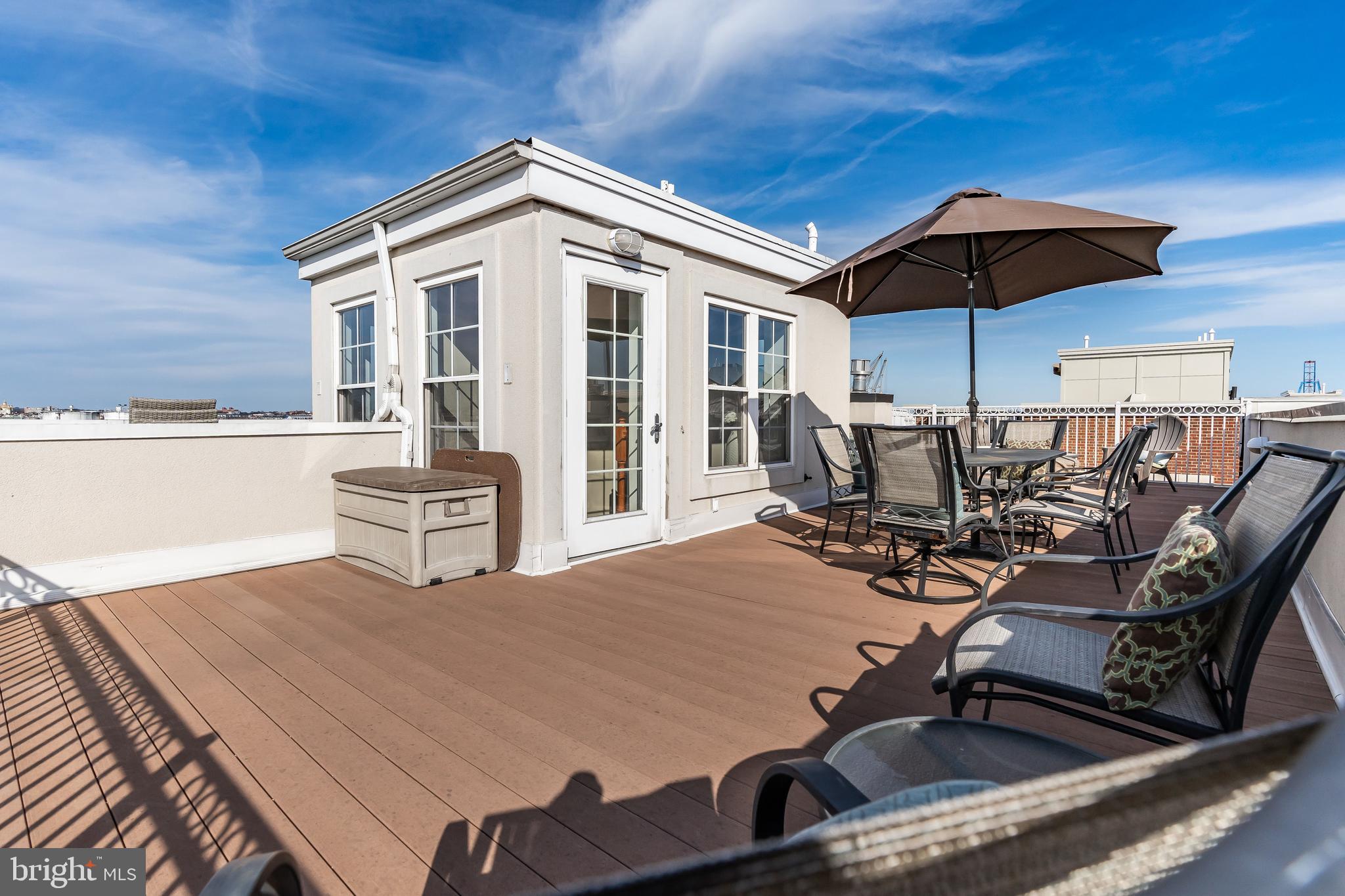 LOCUST POINT - Residential