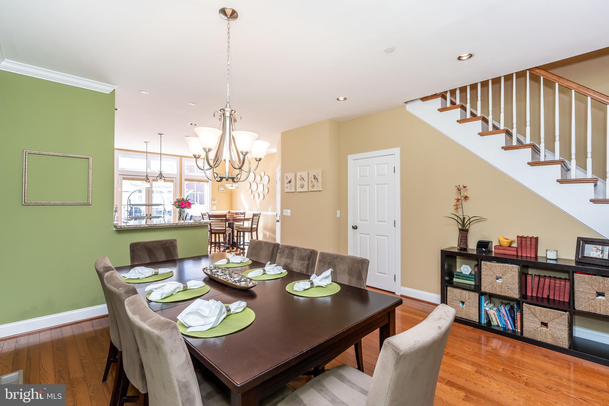 LOCUST POINT - Residential