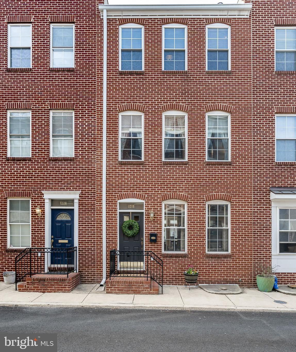 LOCUST POINT - Residential