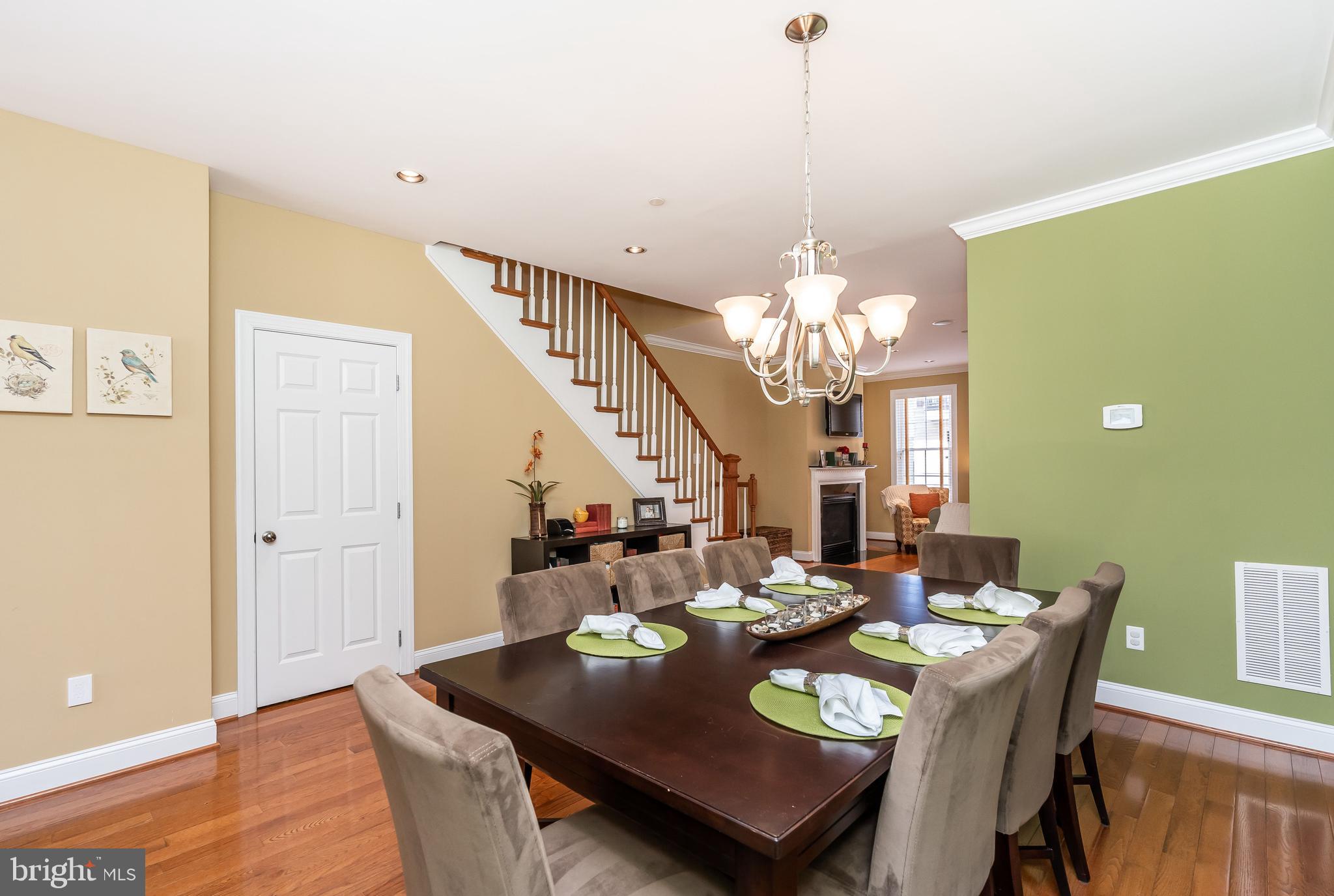 LOCUST POINT - Residential