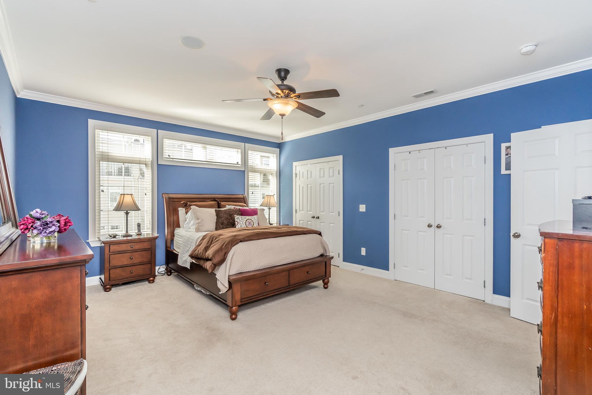 LOCUST POINT - Residential