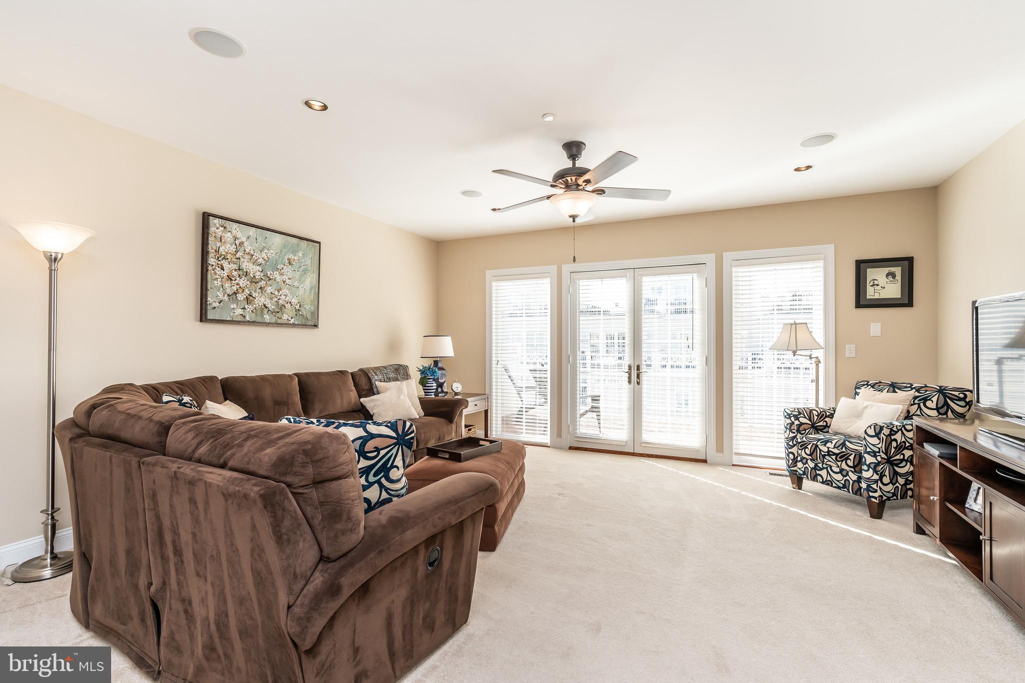 LOCUST POINT - Residential