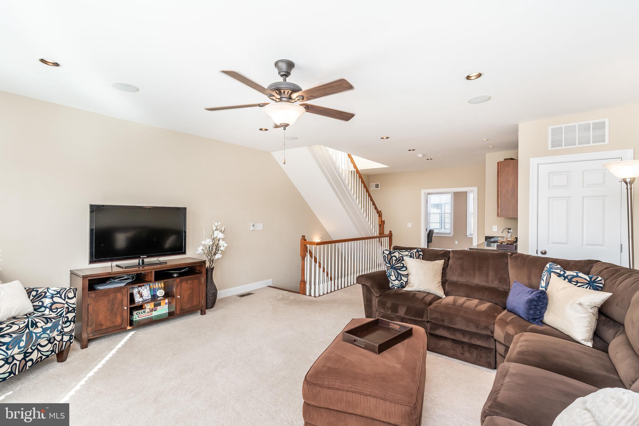 LOCUST POINT - Residential