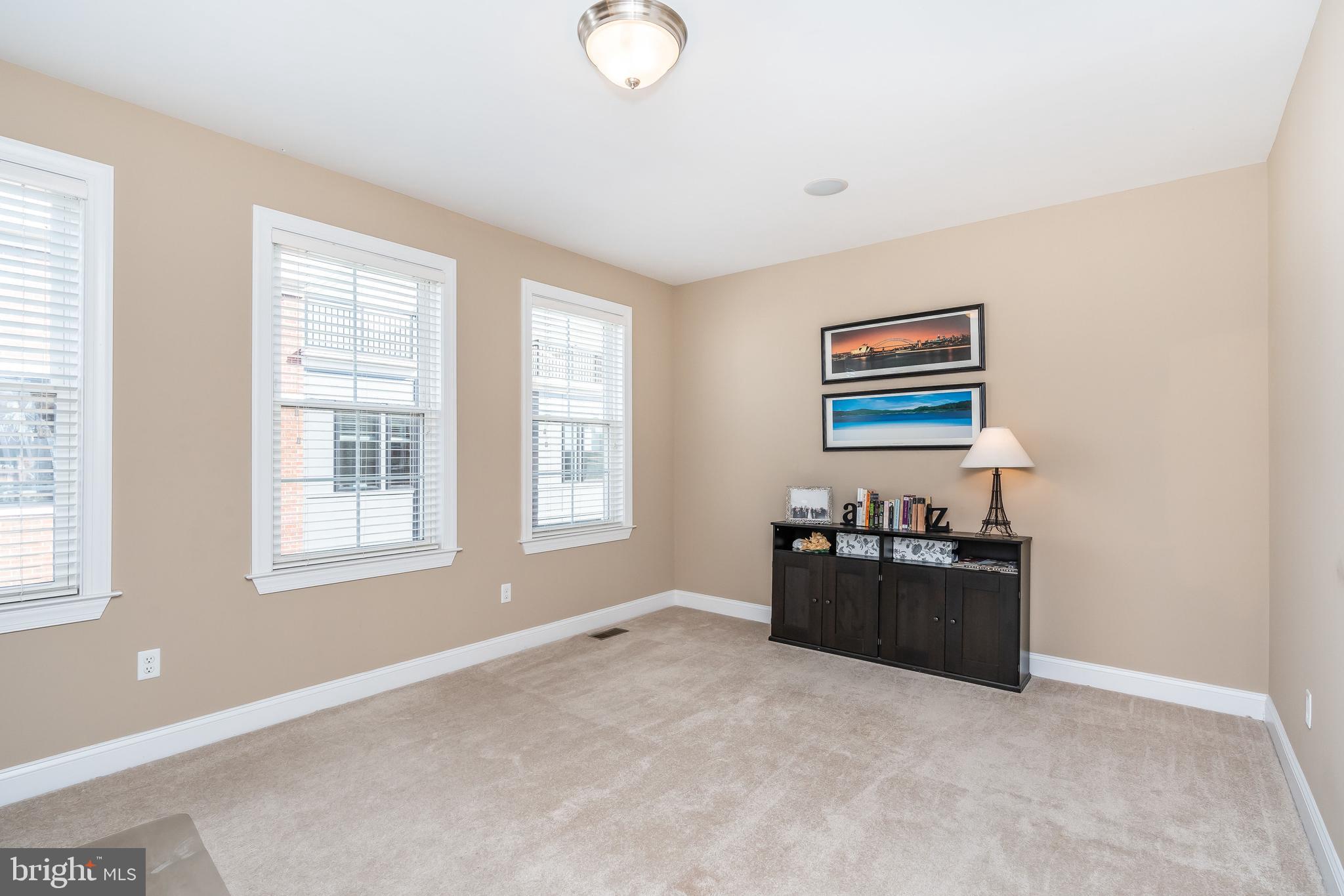 LOCUST POINT - Residential