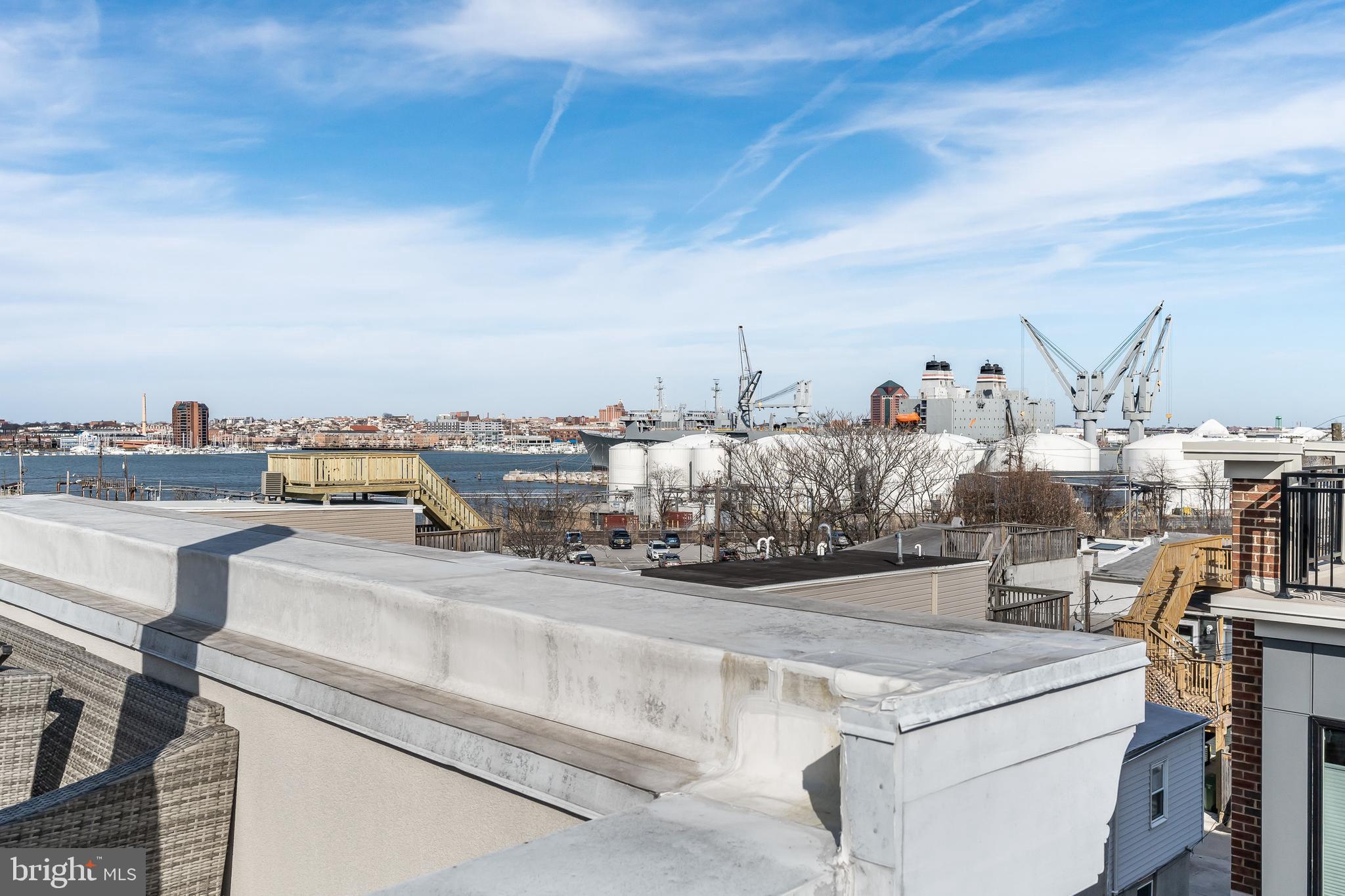 LOCUST POINT - Residential