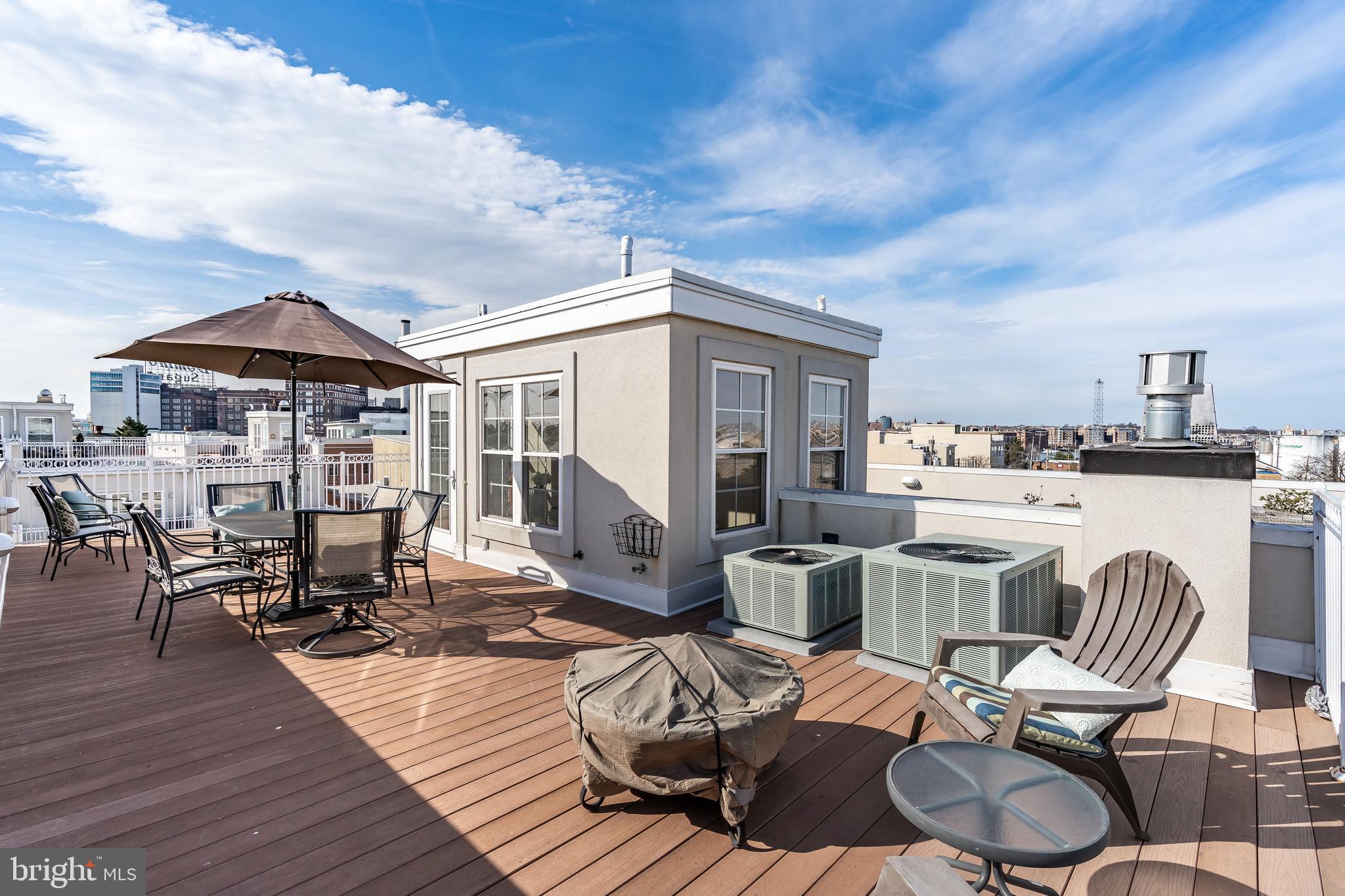 LOCUST POINT - Residential