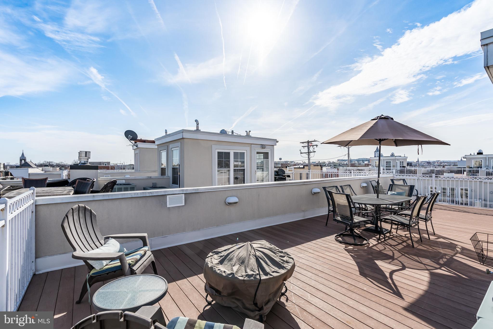 LOCUST POINT - Residential