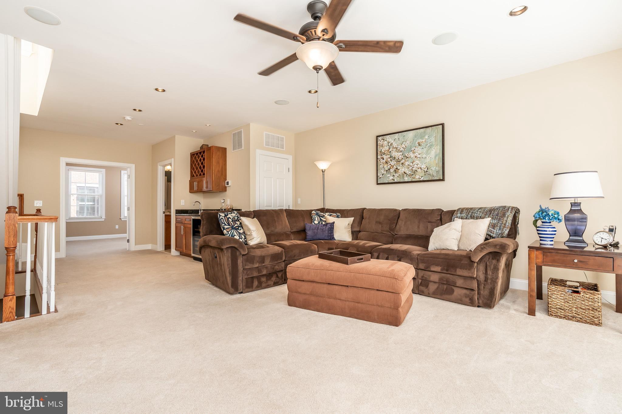 LOCUST POINT - Residential