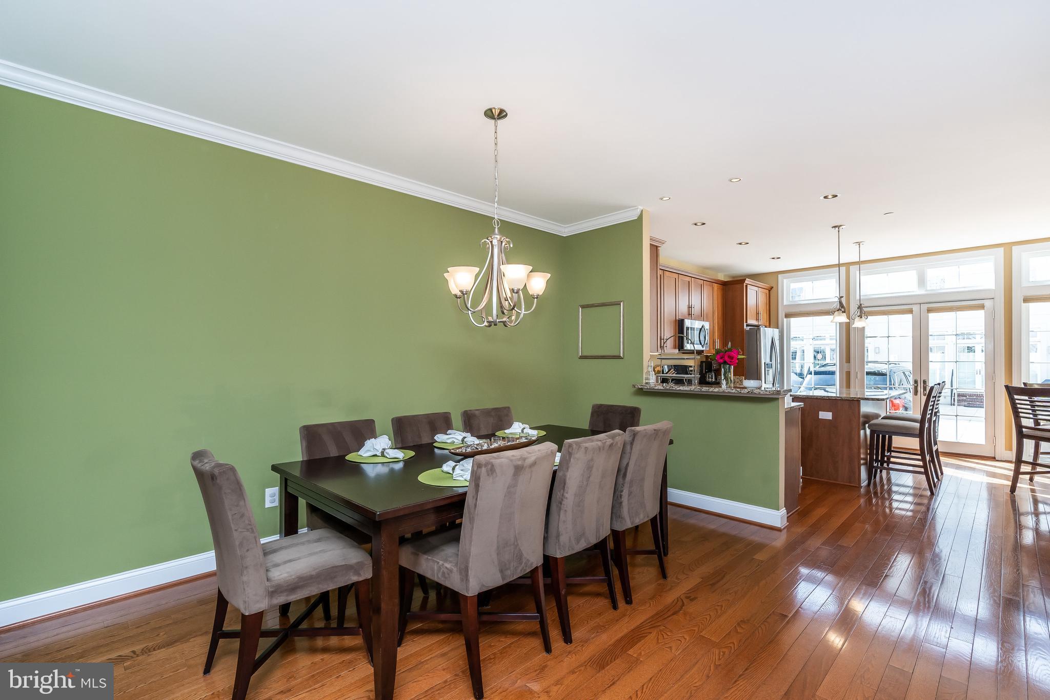 LOCUST POINT - Residential