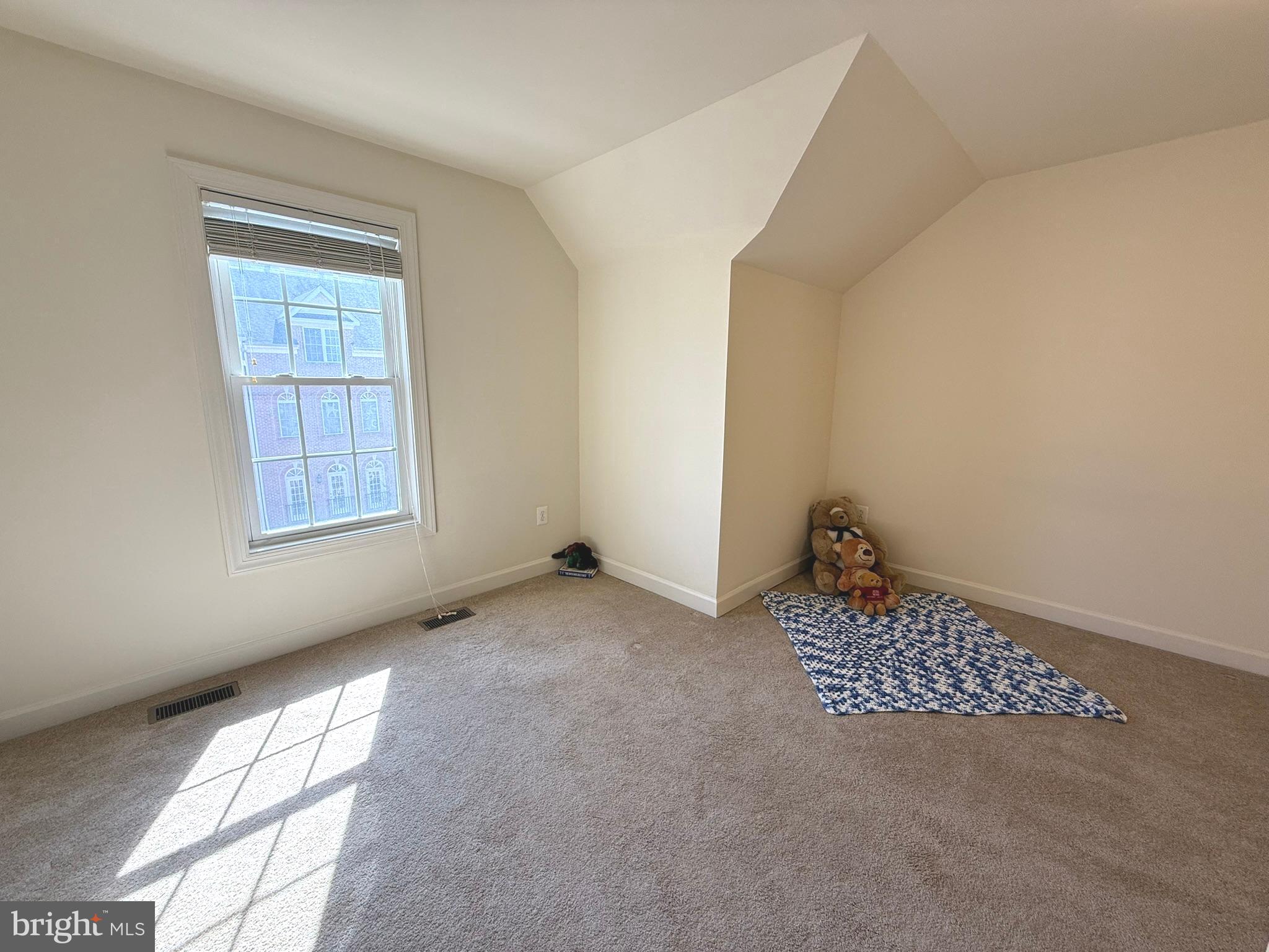 HIDDEN CREEK - Residential