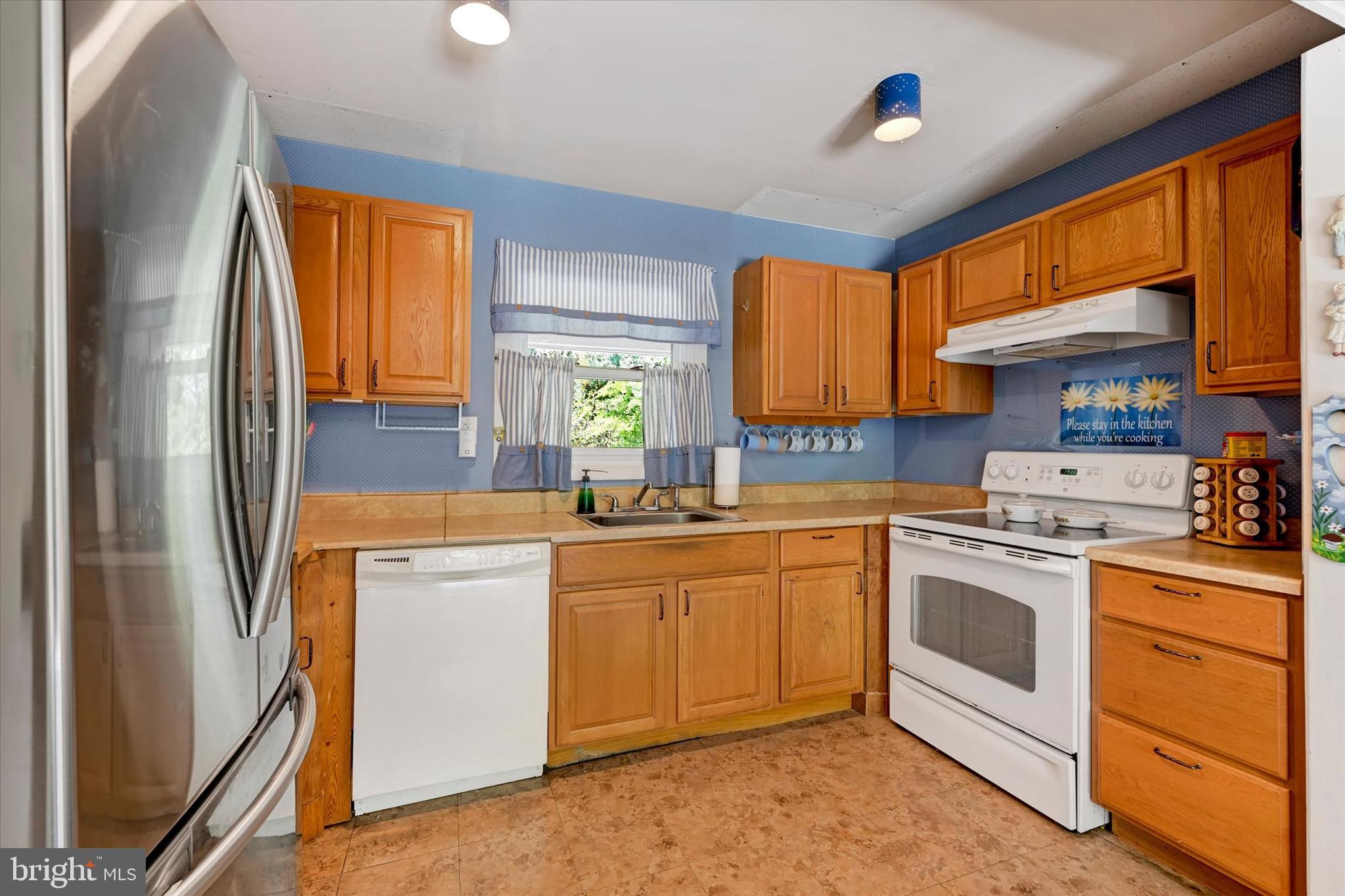 FOXHILL AT BELAIR - Residential