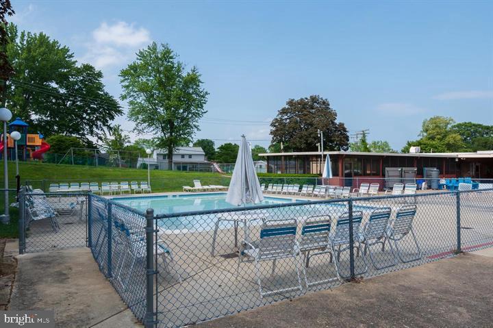 FOXHILL AT BELAIR - Residential