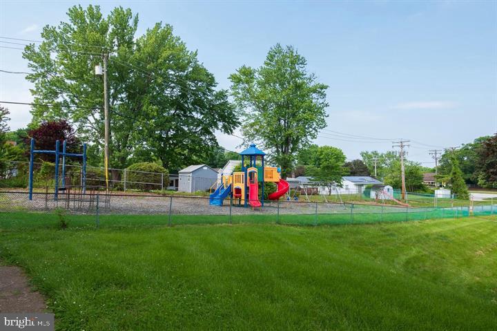 FOXHILL AT BELAIR - Residential