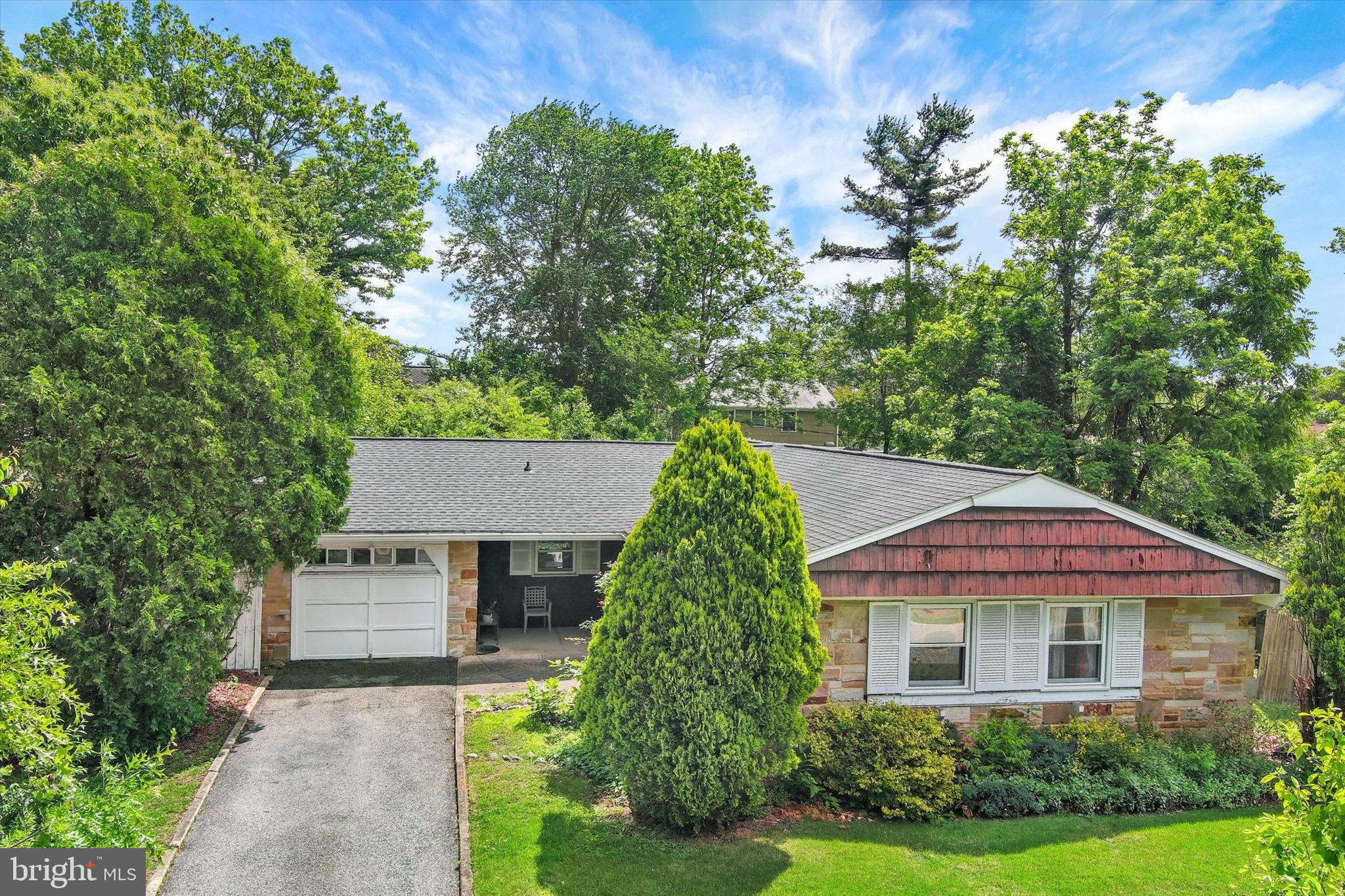 FOXHILL AT BELAIR - Residential