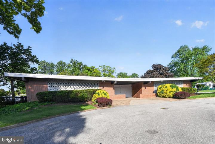 FOXHILL AT BELAIR - Residential