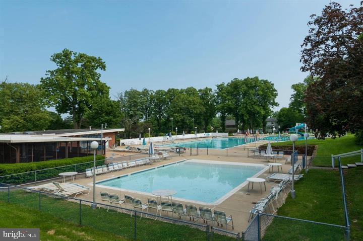 FOXHILL AT BELAIR - Residential