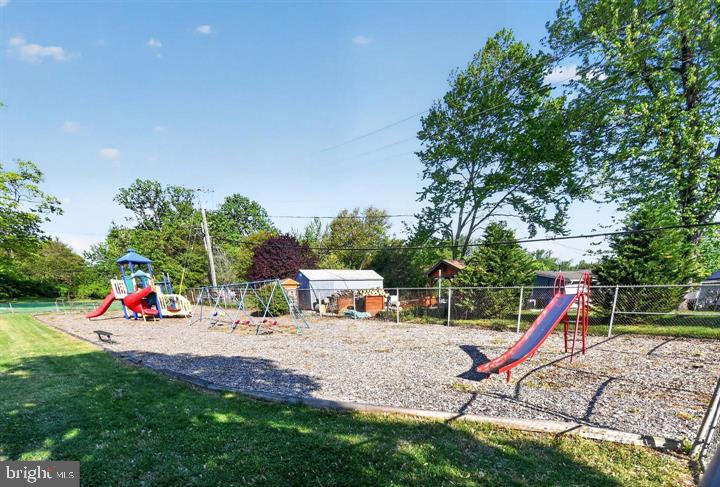 FOXHILL AT BELAIR - Residential
