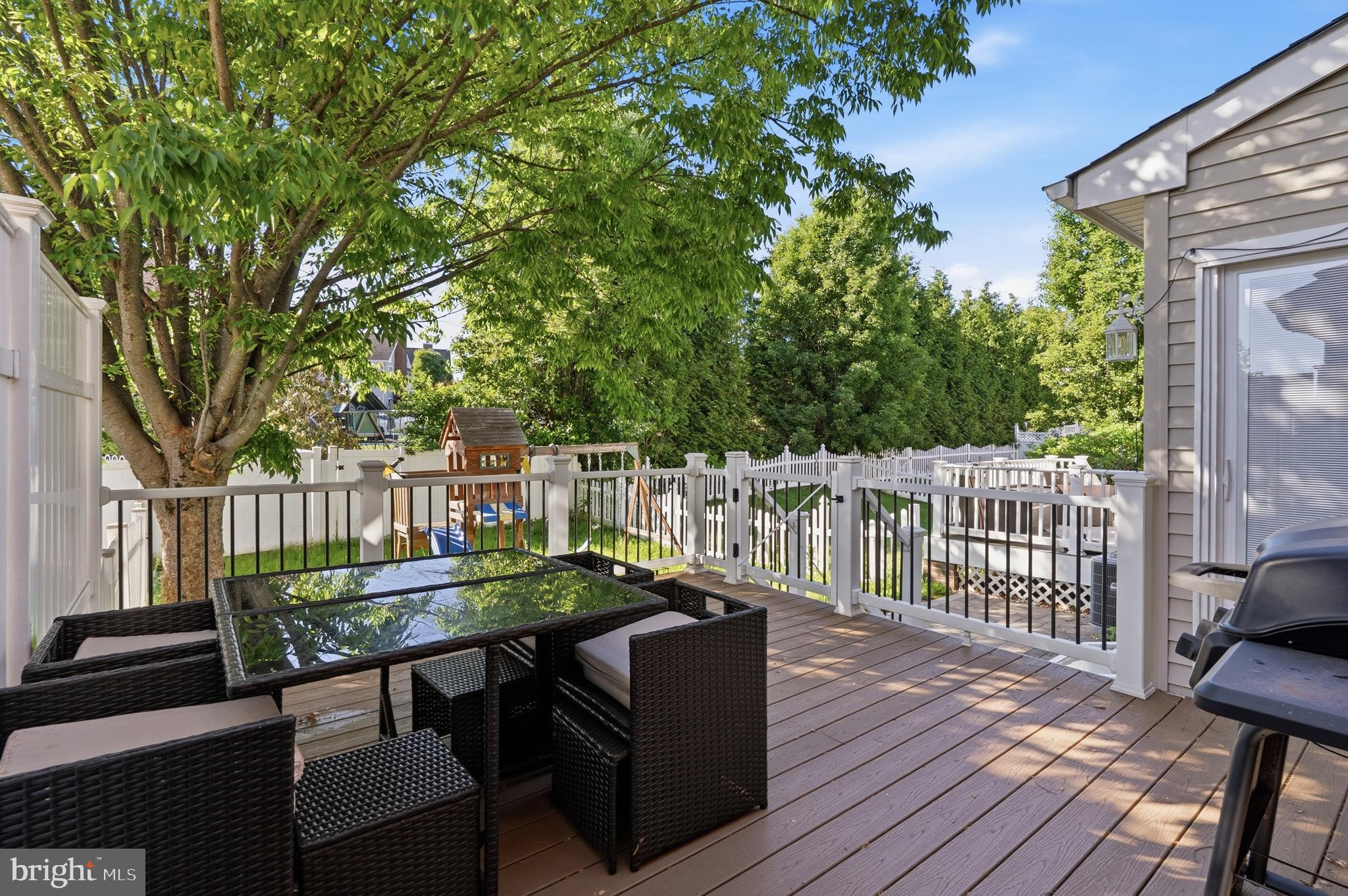 IVYLAND VILLAGE - Residential