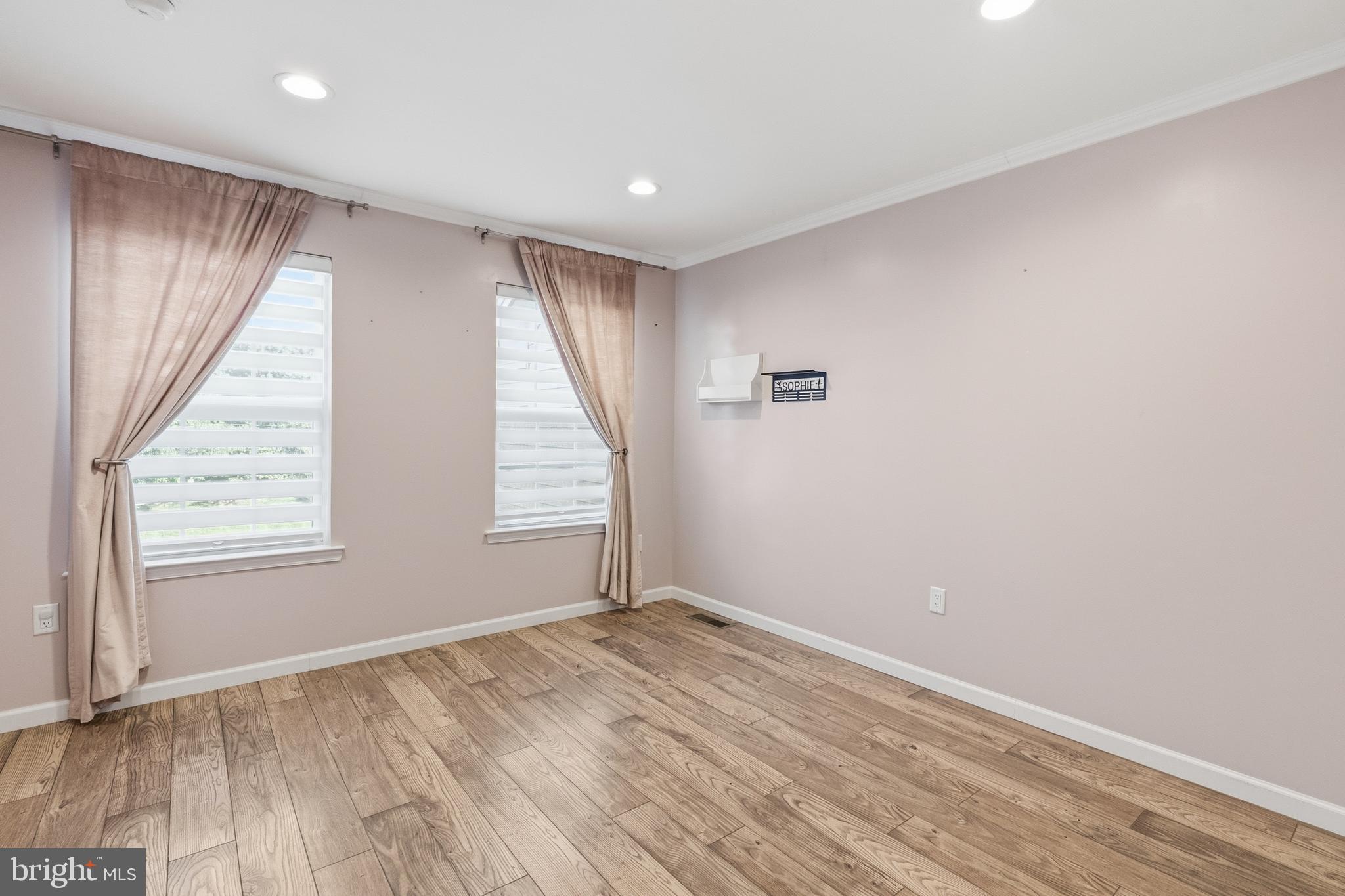 IVYLAND VILLAGE - Residential