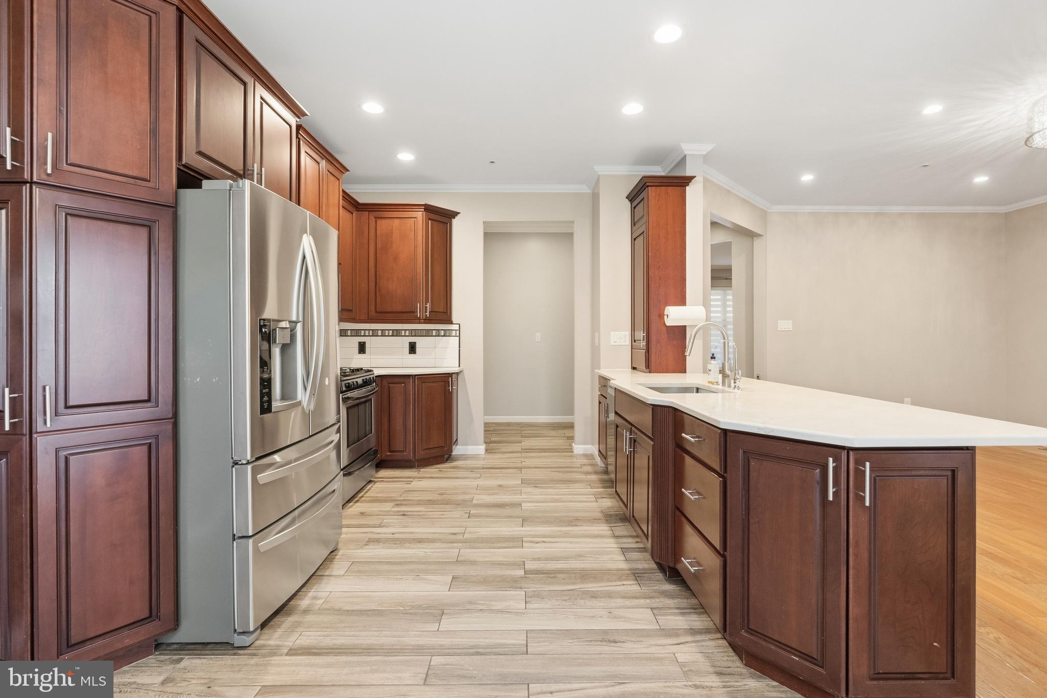 IVYLAND VILLAGE - Residential