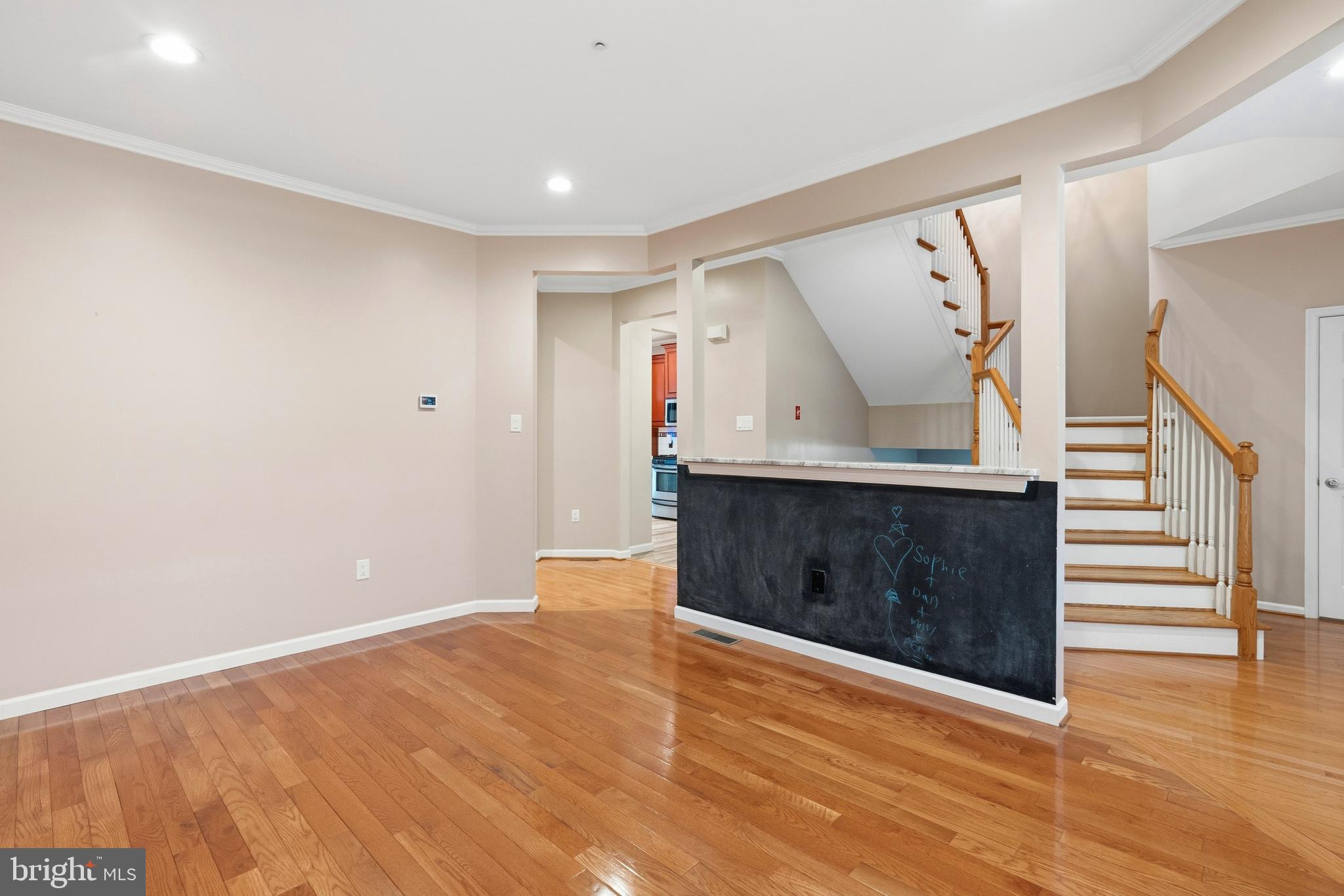 IVYLAND VILLAGE - Residential