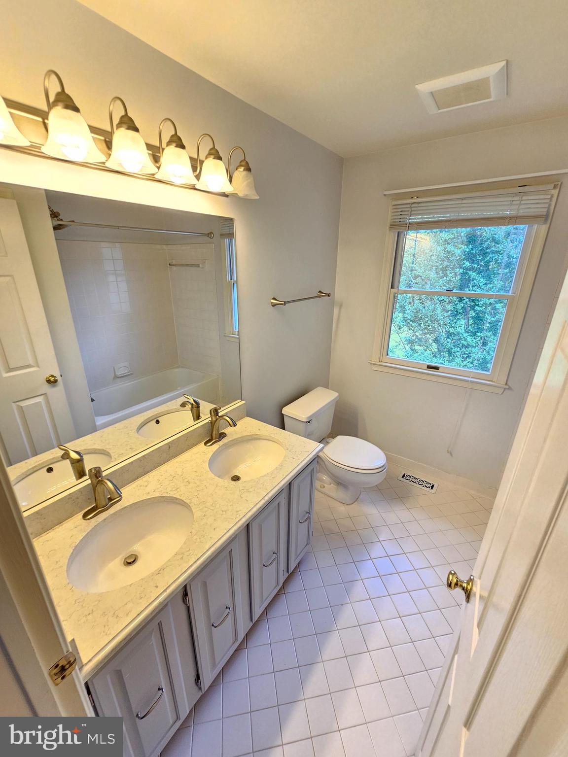 8300 GIANTSTEP PLACE