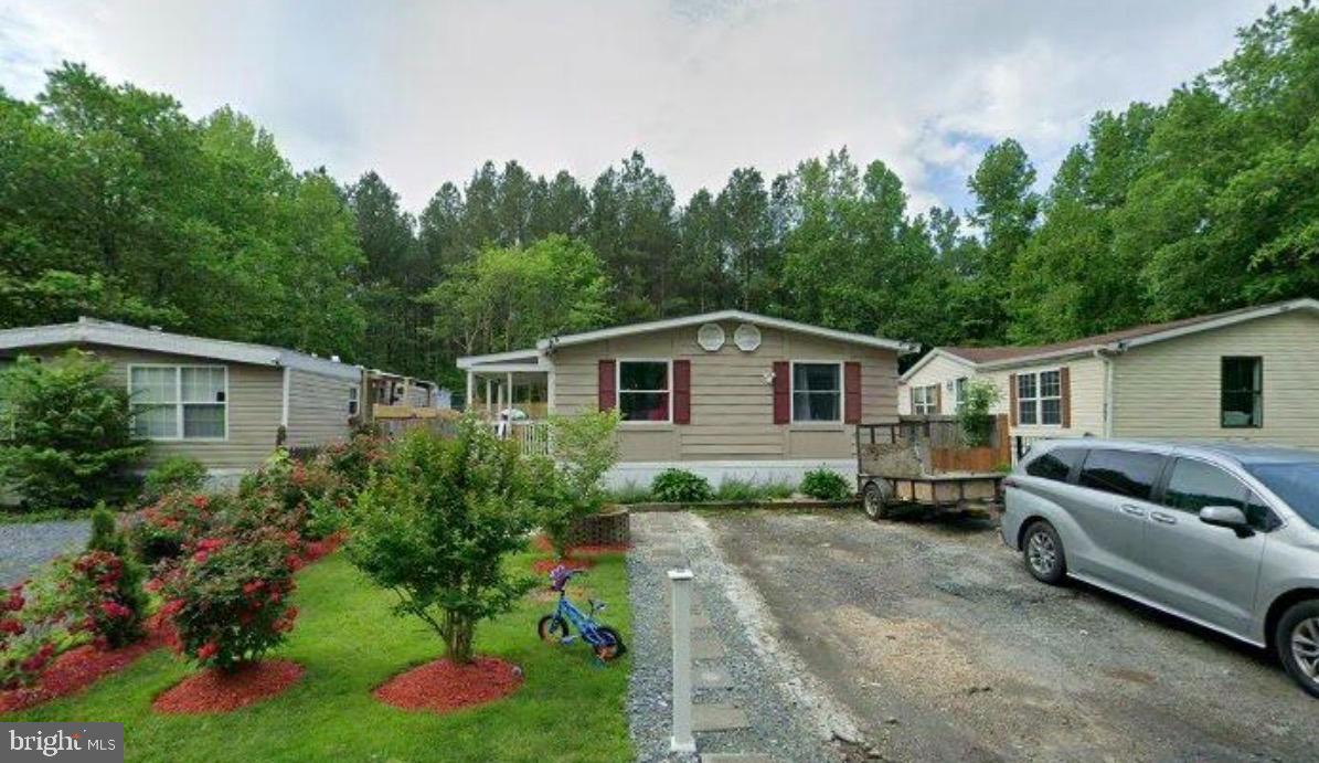 LYONS CREEK MOBILE ESTATES - Residential
