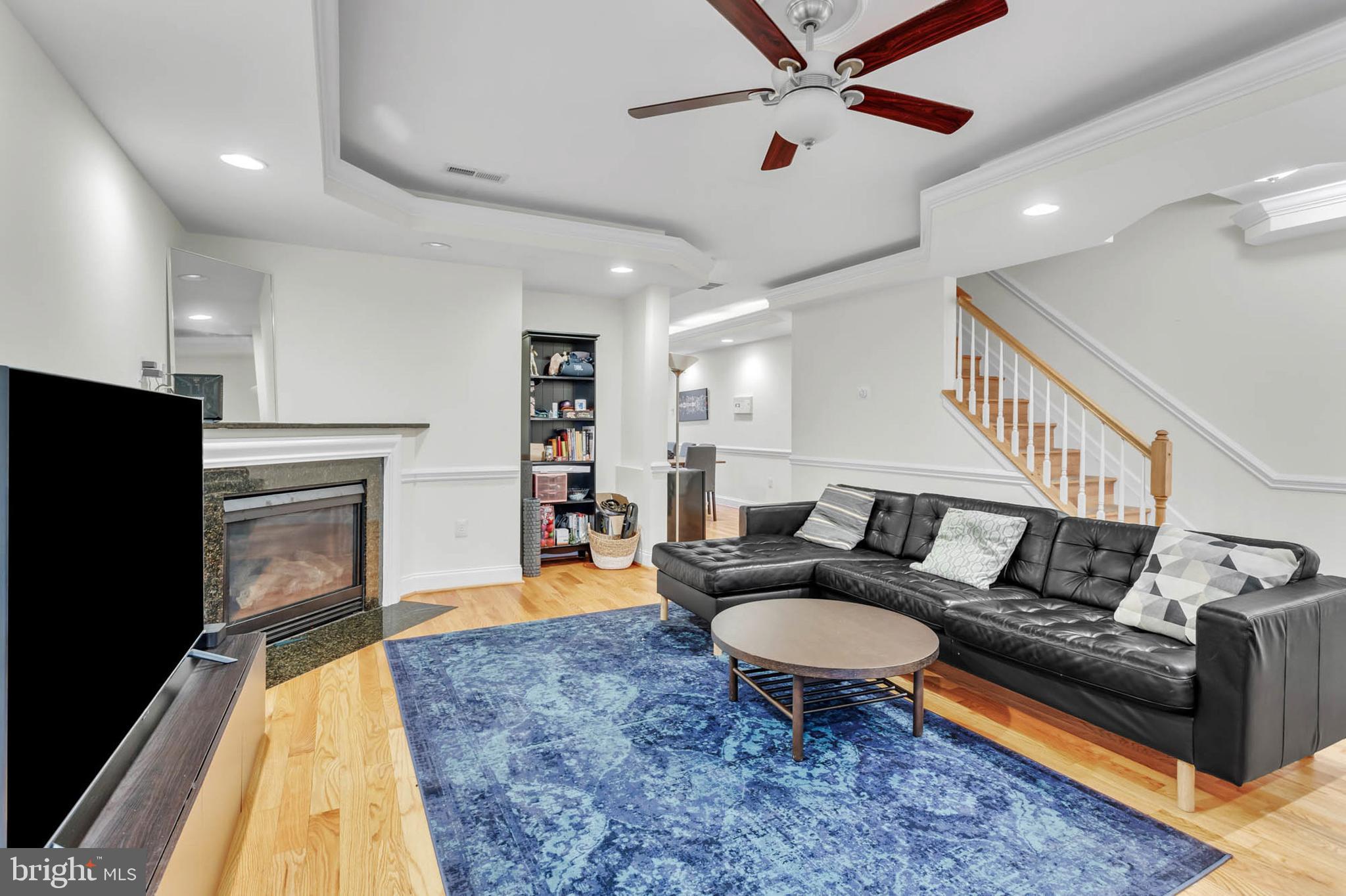 1125 RACE STREET