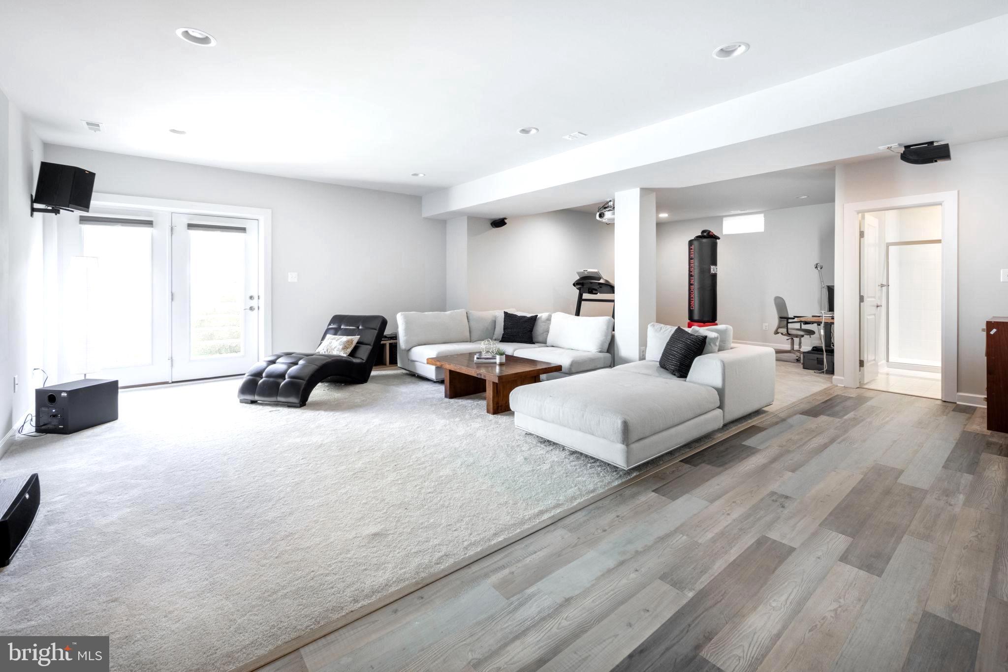 WOODSON SQUARE - Residential