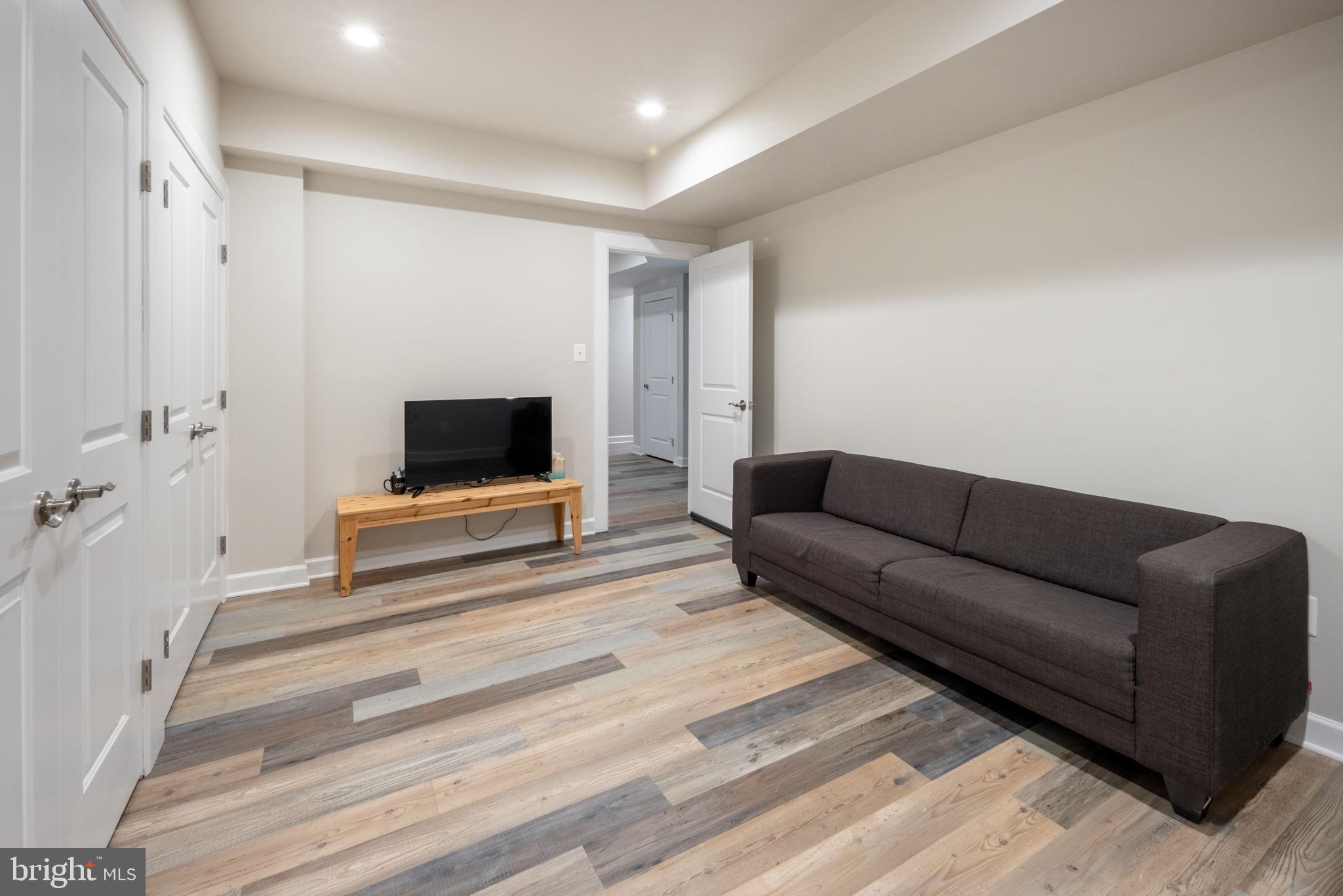 WOODSON SQUARE - Residential