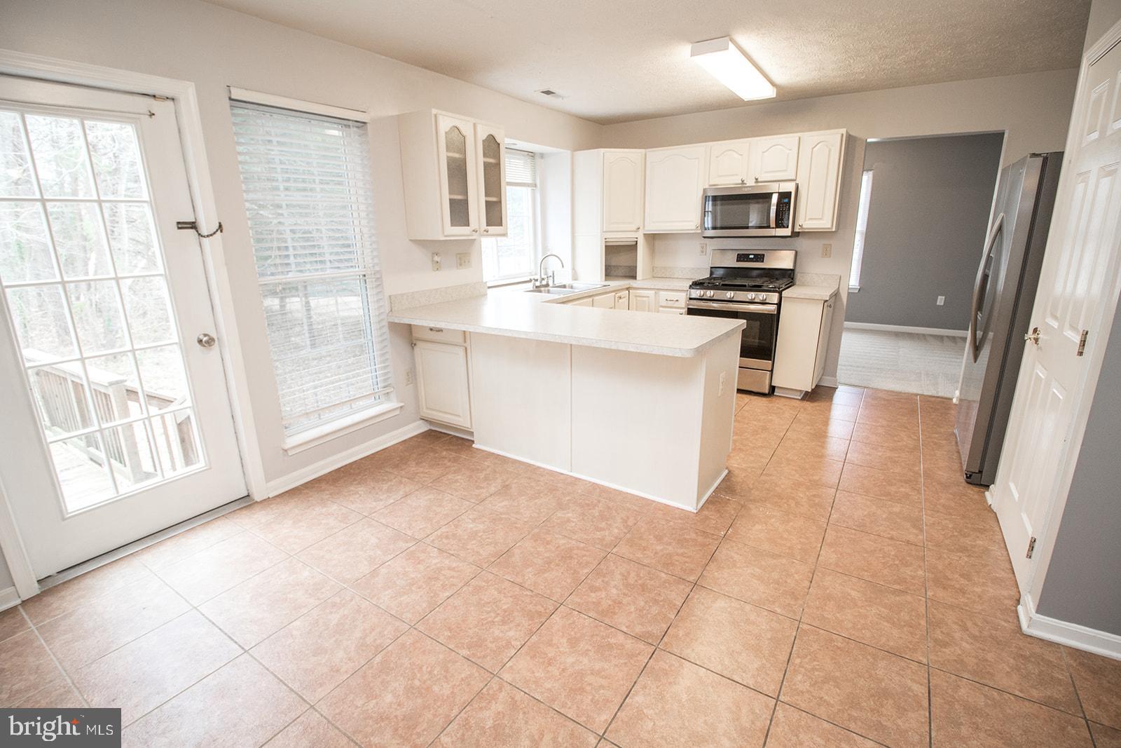 HICKORY HILLS NORTH - Residential