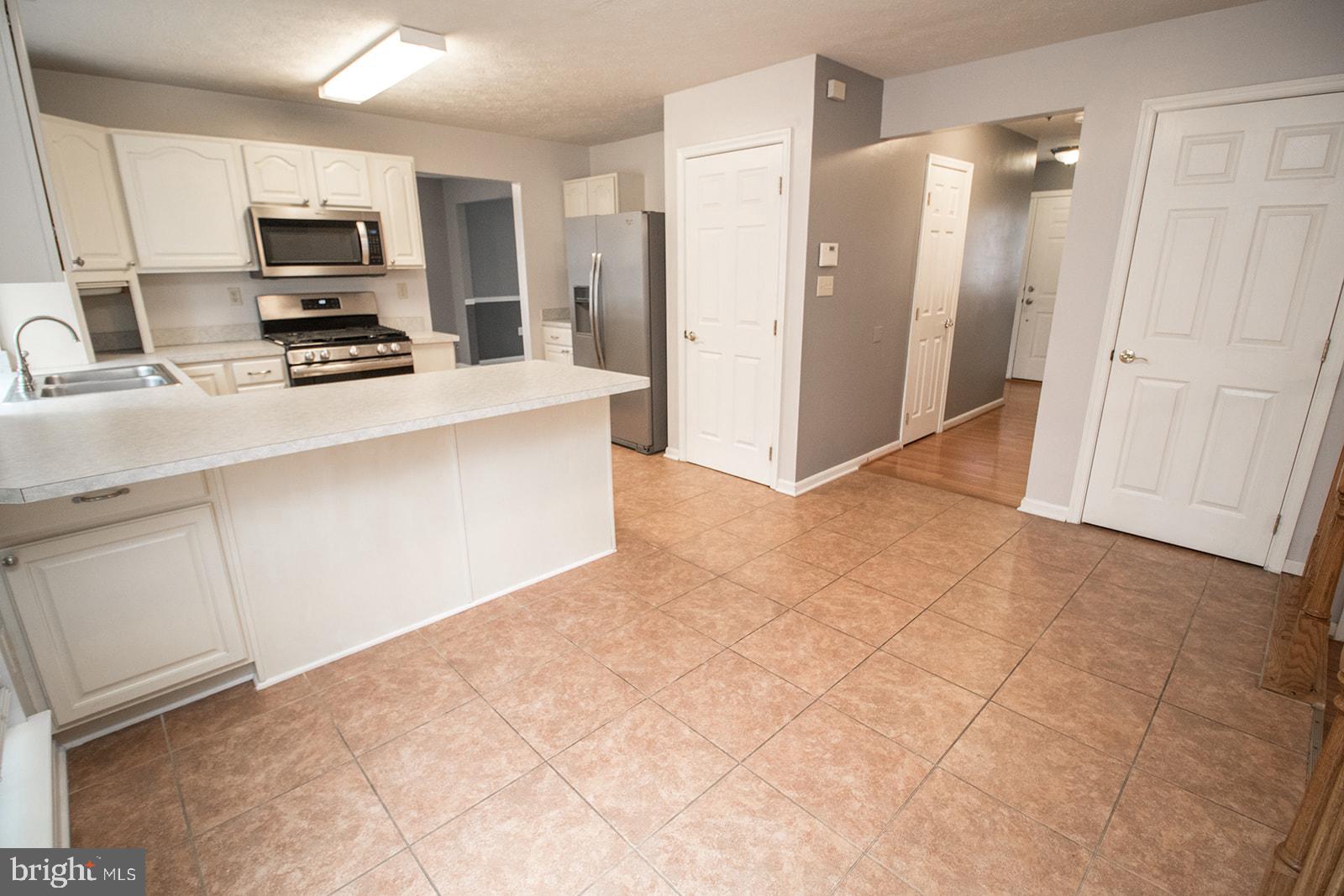 HICKORY HILLS NORTH - Residential