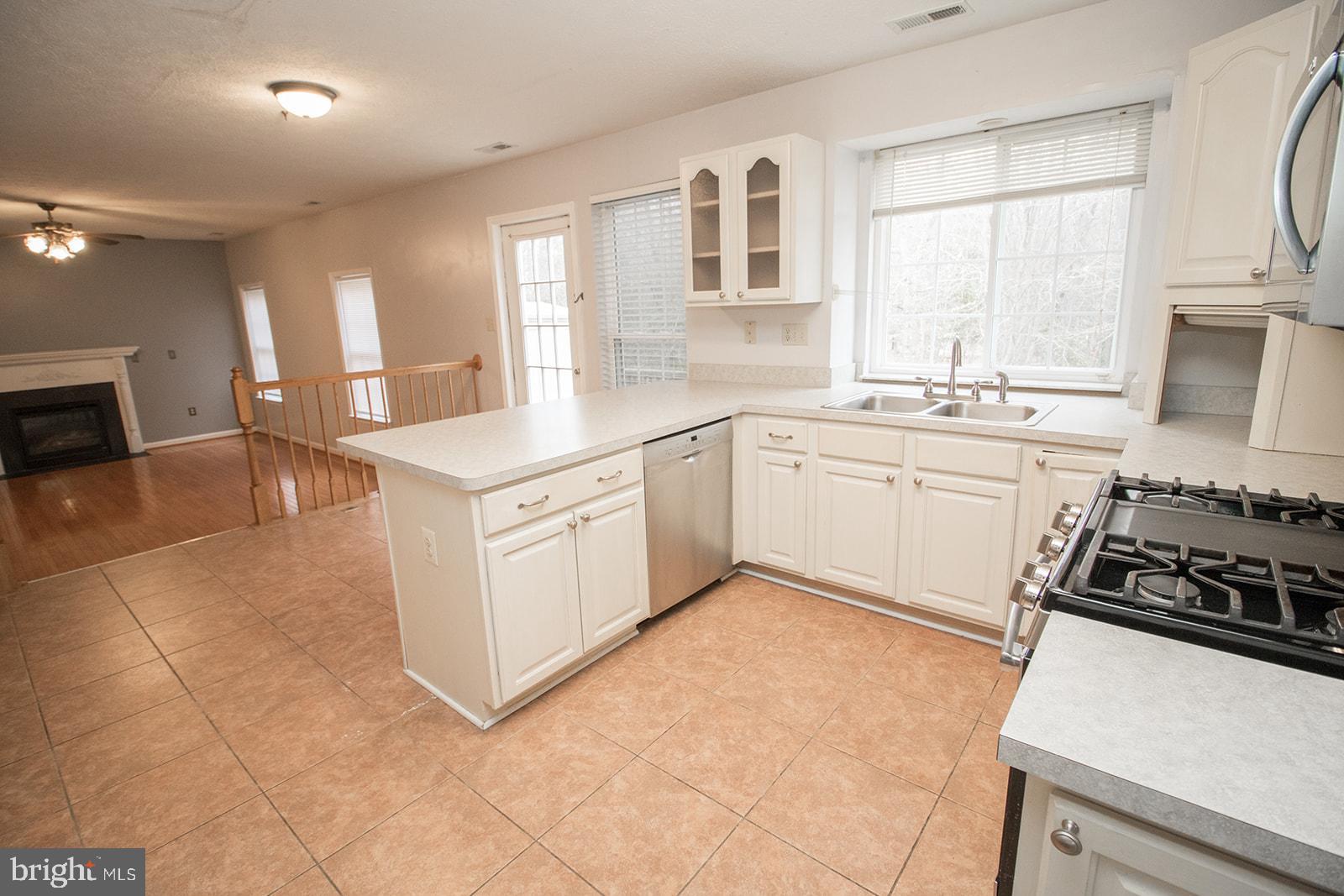 HICKORY HILLS NORTH - Residential