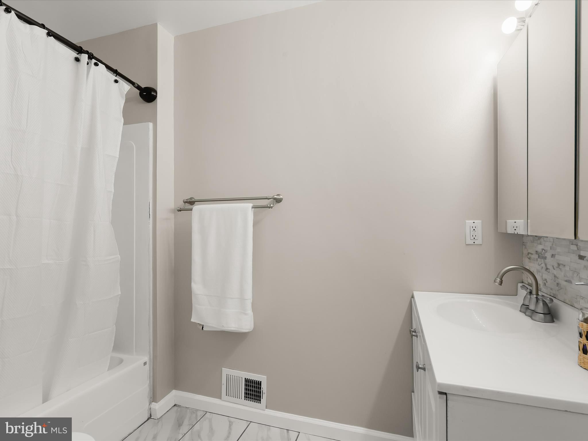 DAMASCUS OUTSIDE - Residential