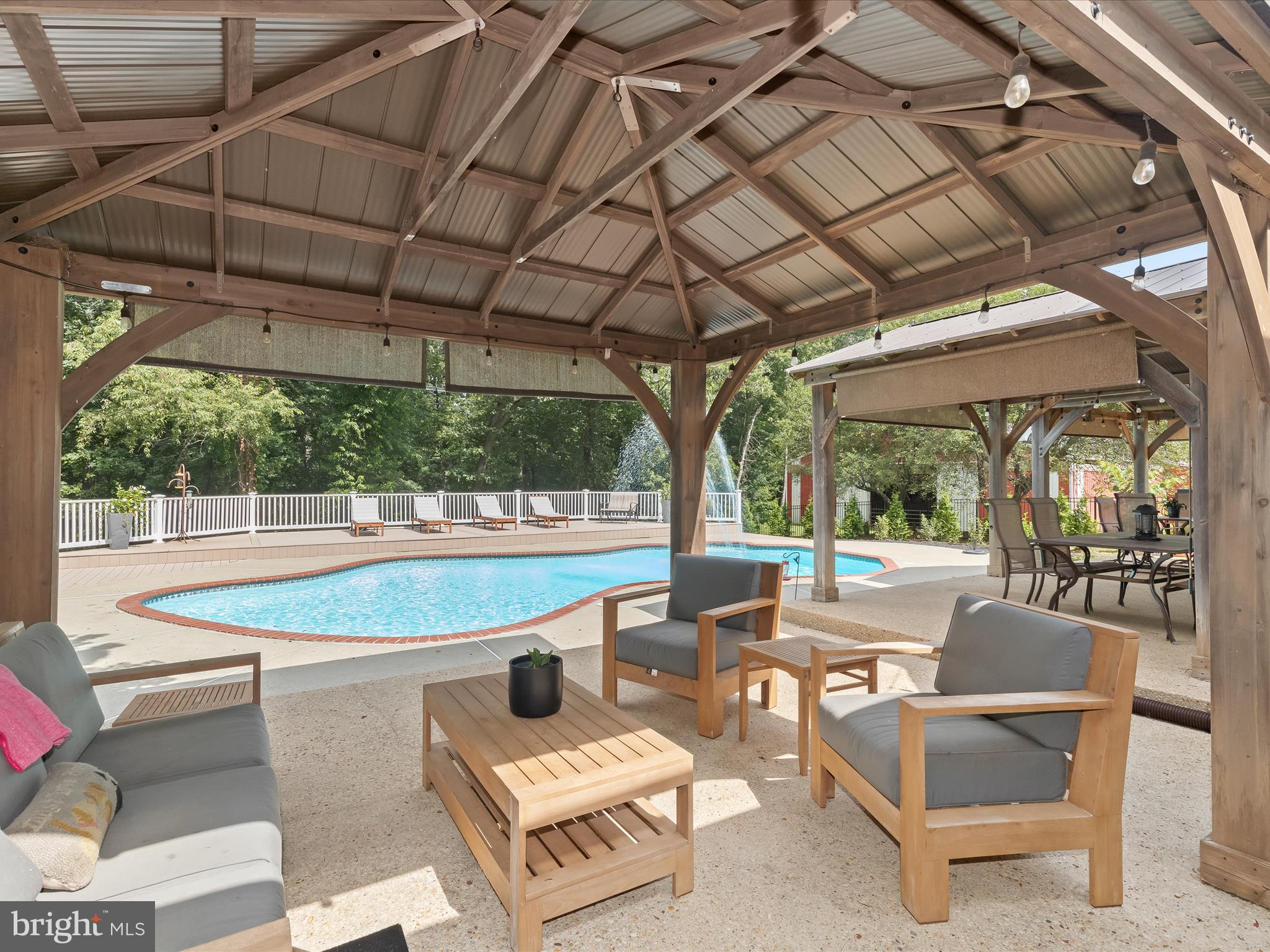 DAMASCUS OUTSIDE - Residential