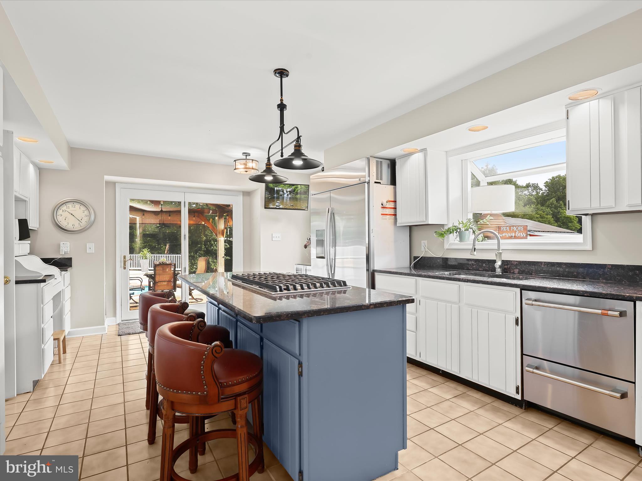 DAMASCUS OUTSIDE - Residential