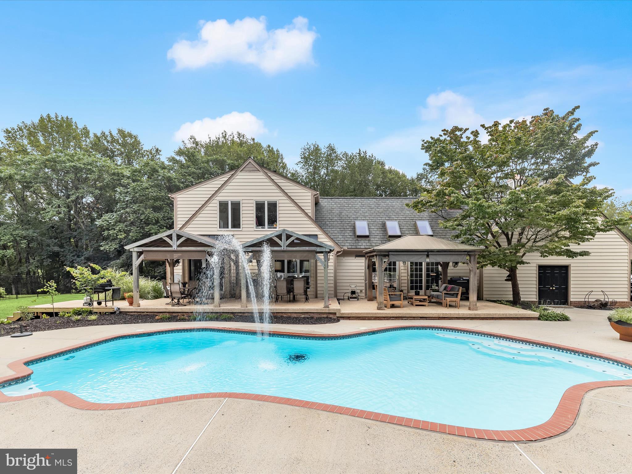 DAMASCUS OUTSIDE - Residential