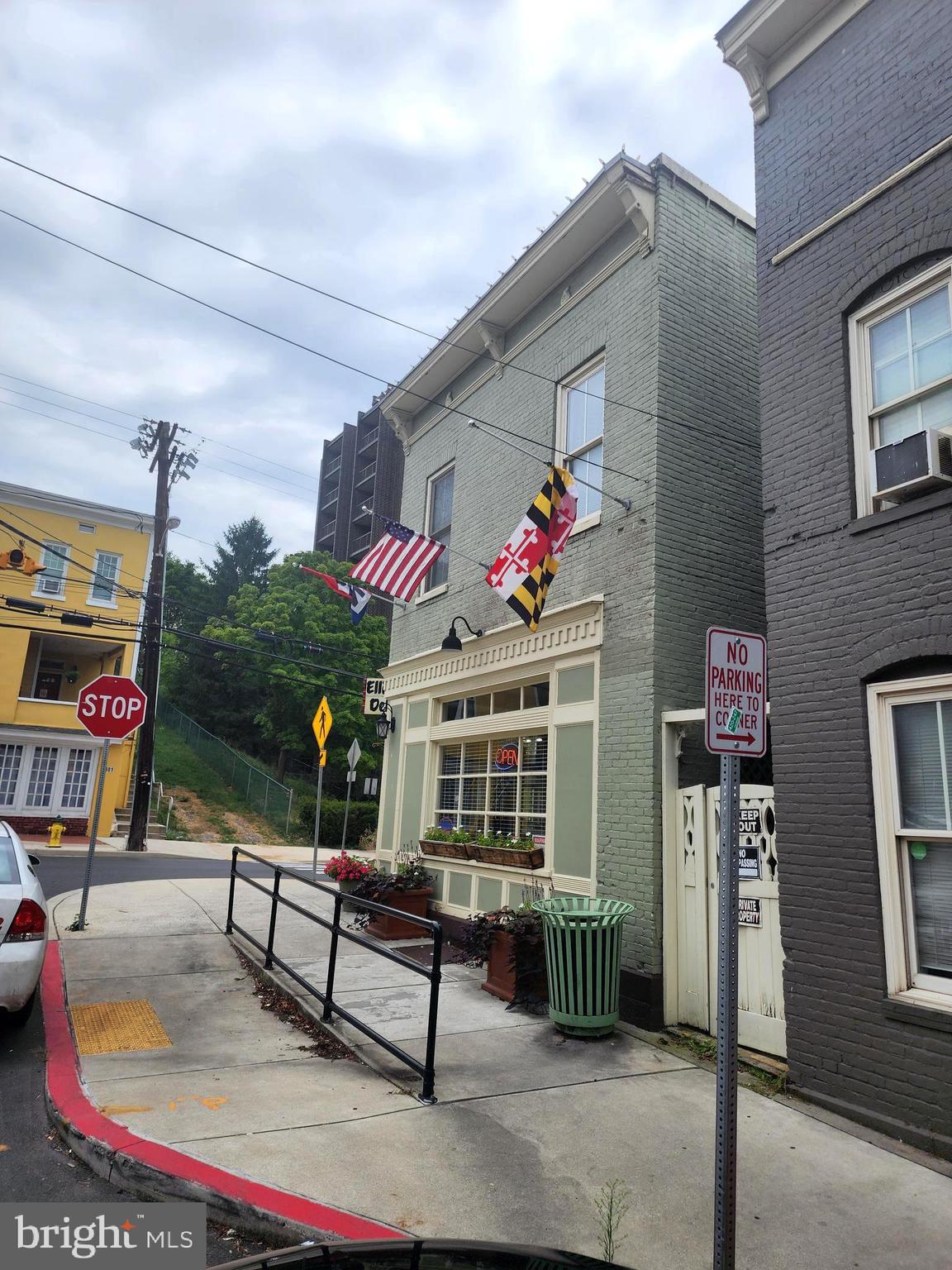 2 DECATUR STREET