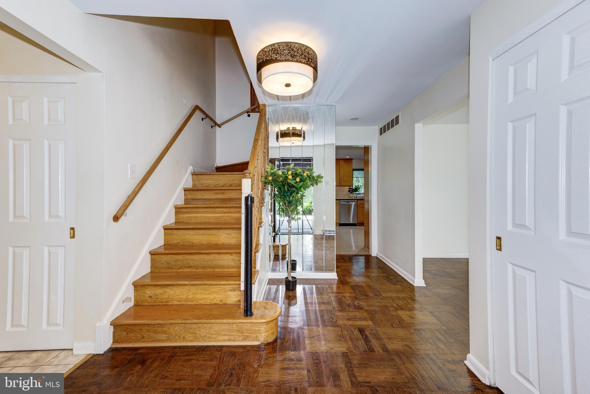 1368 BUNKER HILL DRIVE